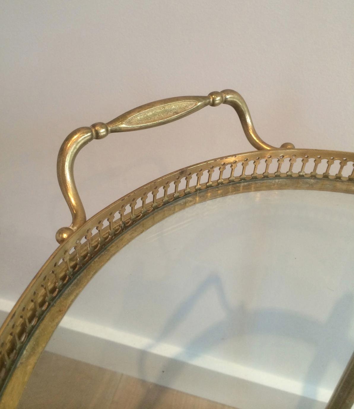 Oval Brass Drinks Trolley in The Style of Maison Jansen. Circa 1940 In Good Condition For Sale In Marcq-en-Barœul, Hauts-de-France