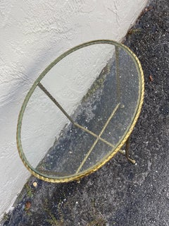 Ovaler Trinktisch mit verdrehter Seil aus Messingplatte