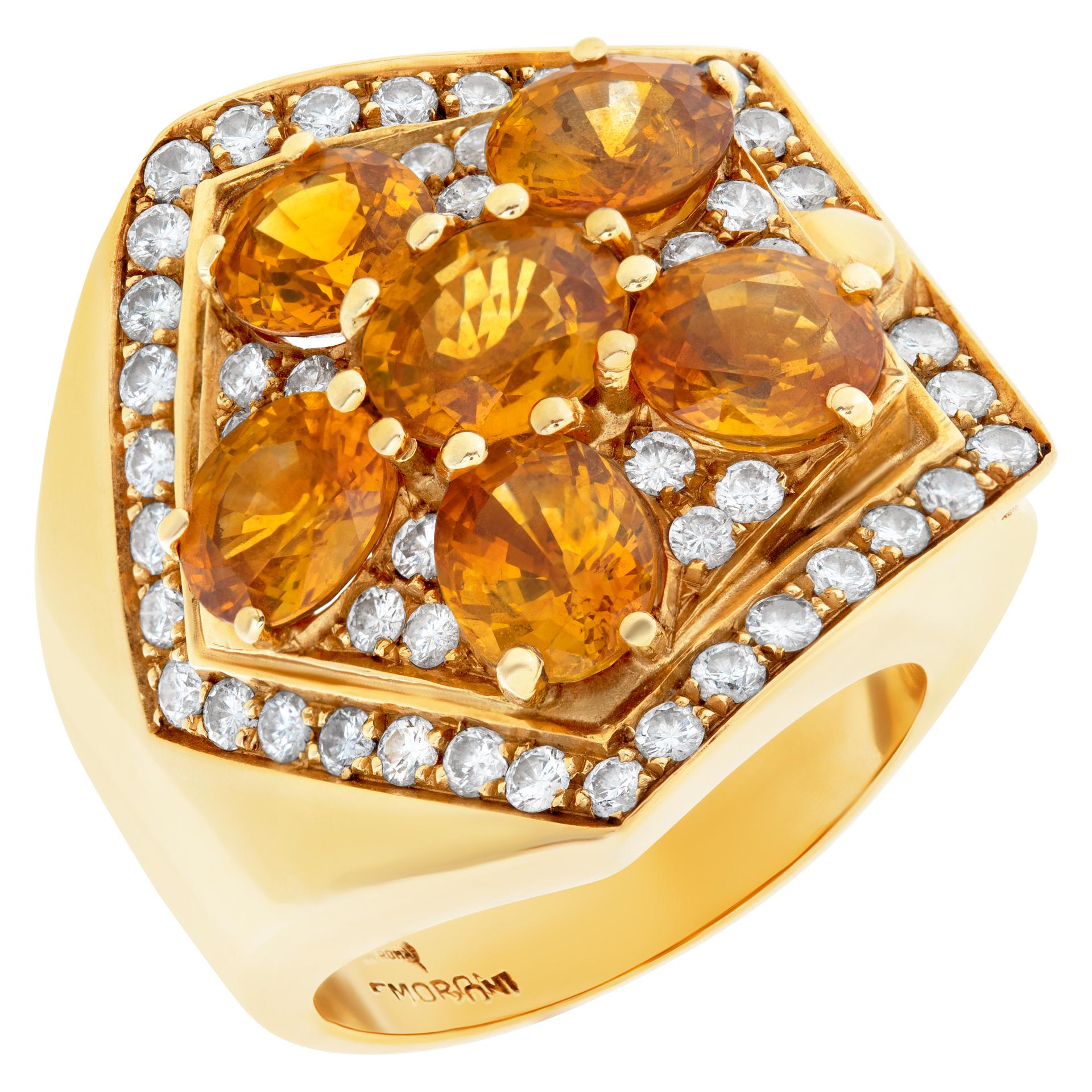 Bague en or 18 carats sertie de saphirs orange taille ovale brillant et de diamants Excellent état - En vente à Surfside, FL
