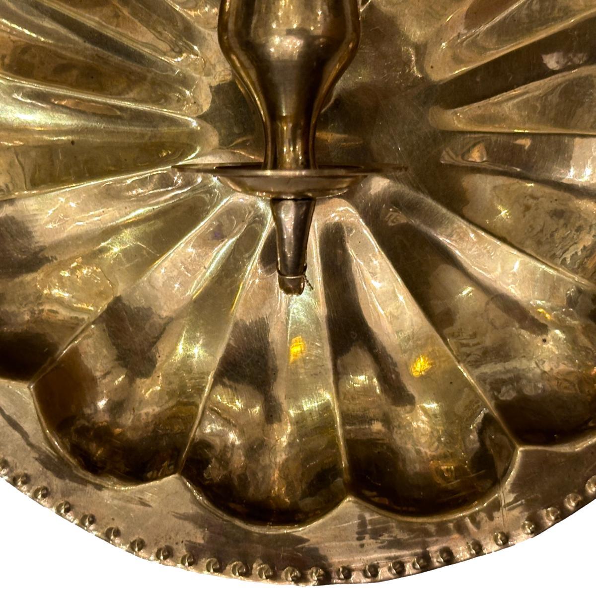 Pair of circa 1960's Italian bronze shell sconces.

Measurements:
Height: 14