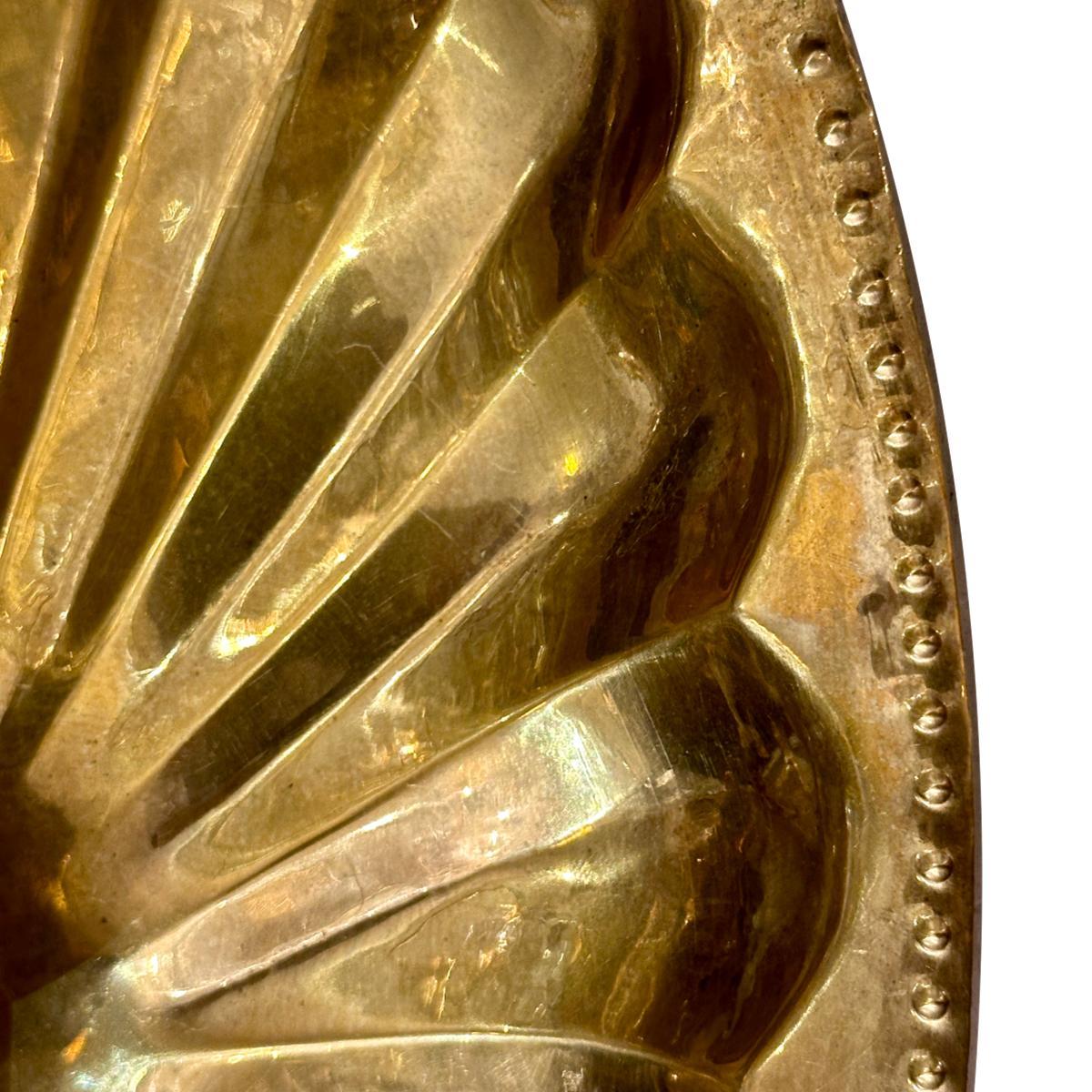 Oval Bronze Shell Sconces In Good Condition For Sale In New York, NY