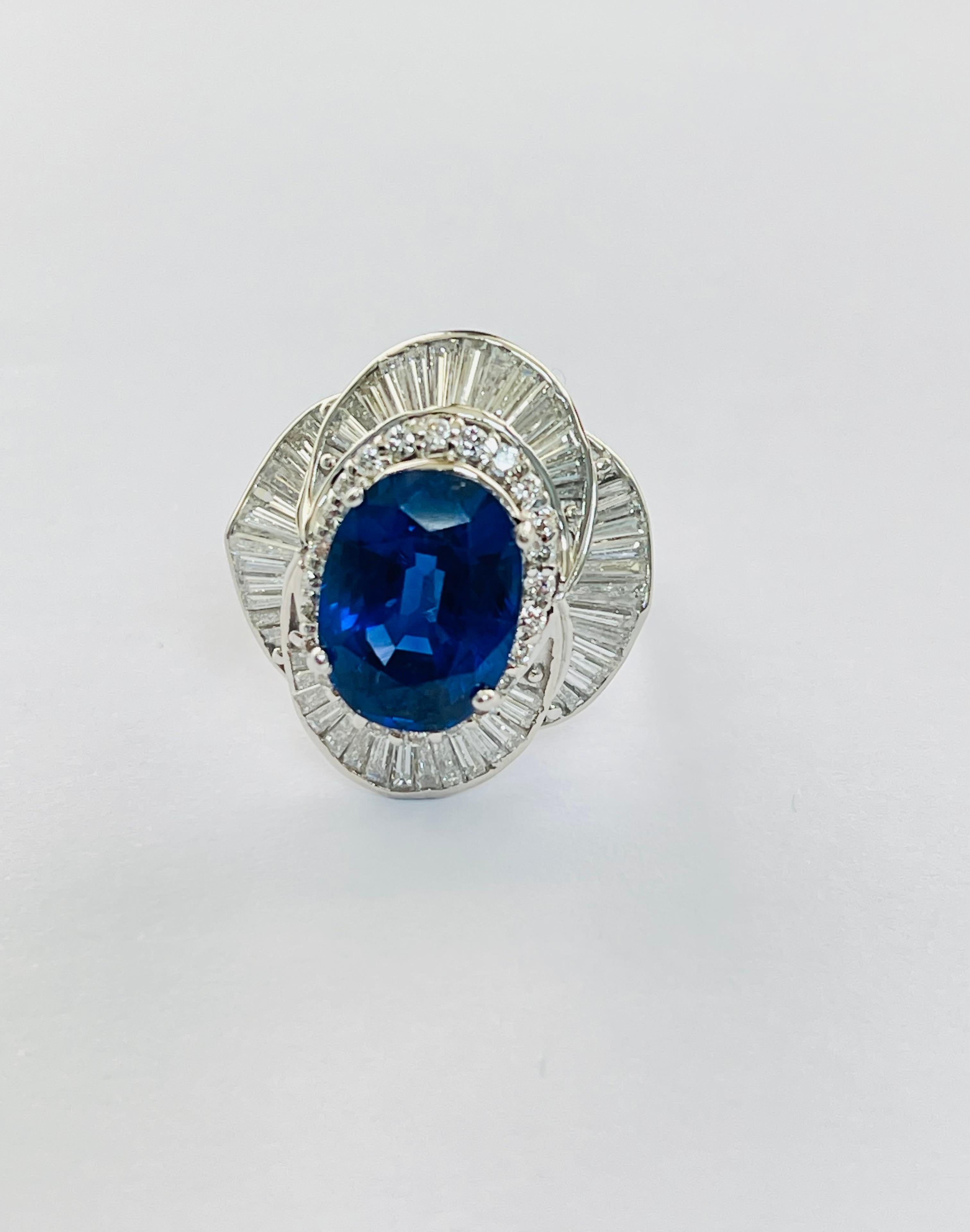 Oval Cut Oval Bue Sapphire Burma No Heat And Diamond Ring In Platinum, SSEF Certified.  For Sale