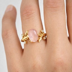 Oval cab pink quarz ring in 14k gold