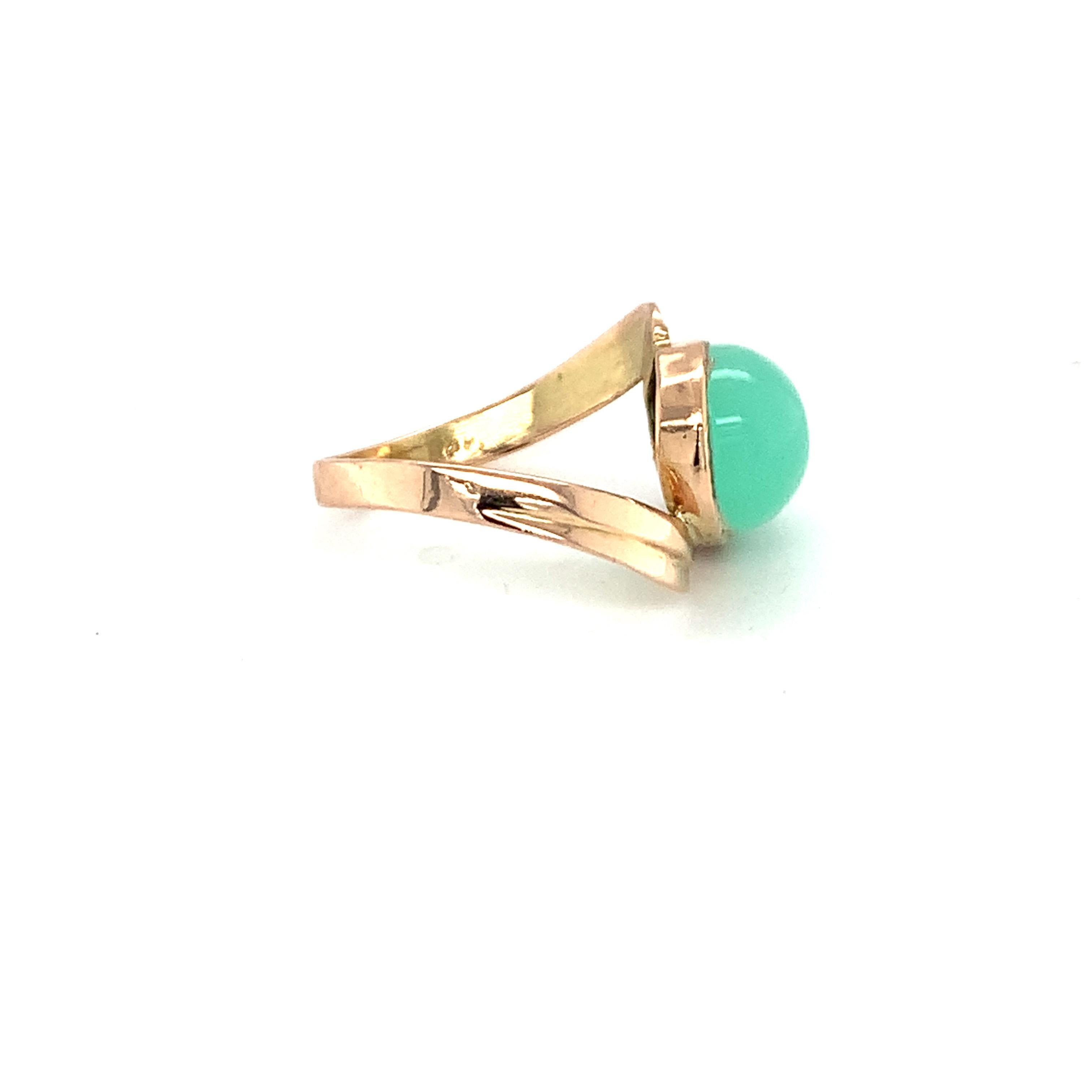 Oval Cabochon Chalcedony 14K Yellow Gold Ring For Sale 5