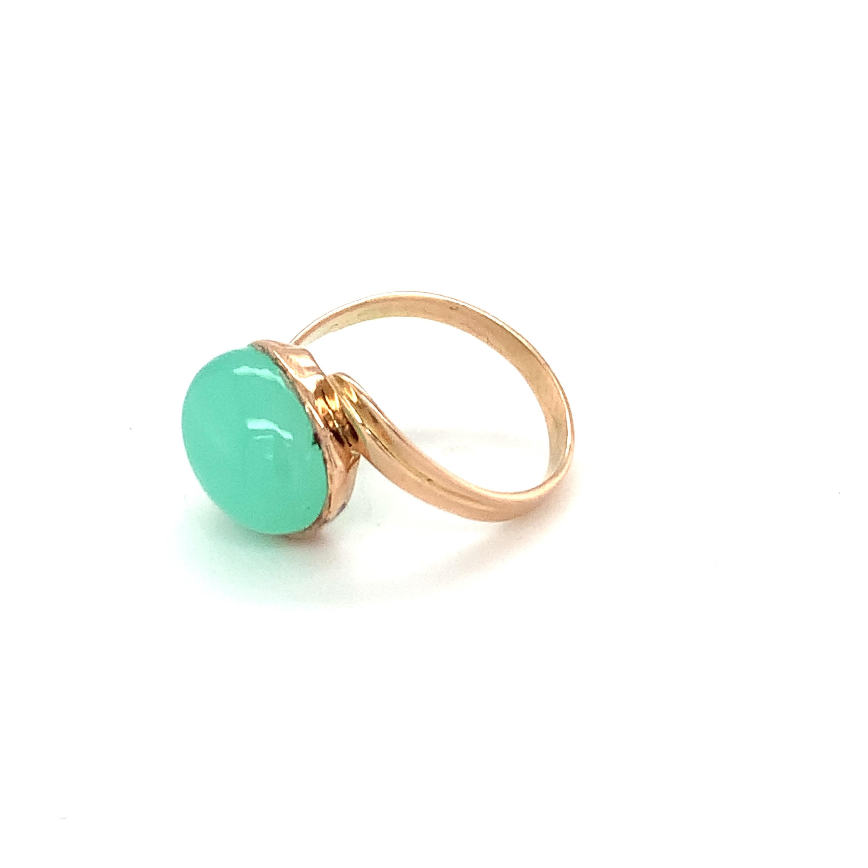 Oval Cabochon Chalcedony 14K Yellow Gold Ring For Sale 2