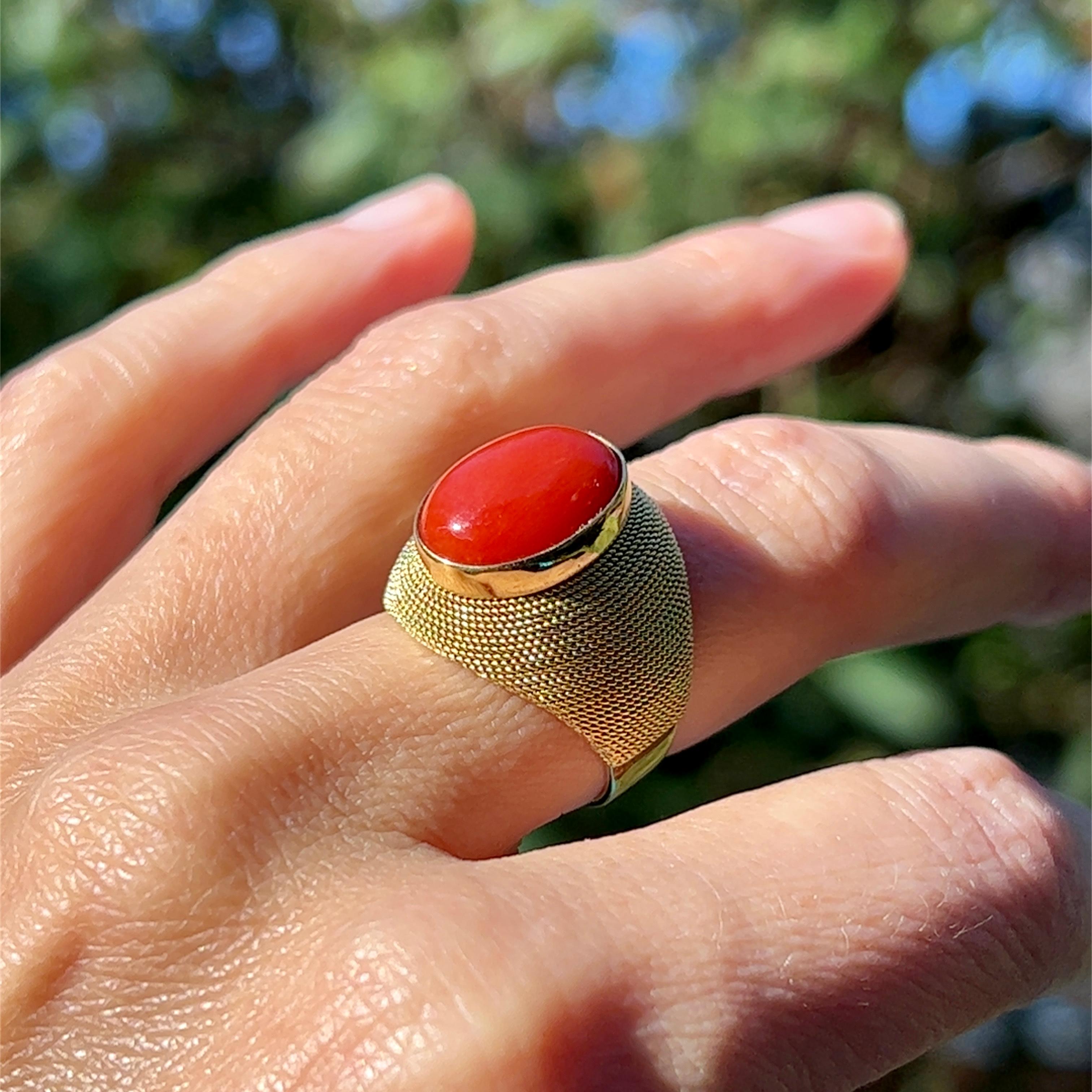 Oval Cabochon Coral Rope Ring in 18K Yellow Gold 2