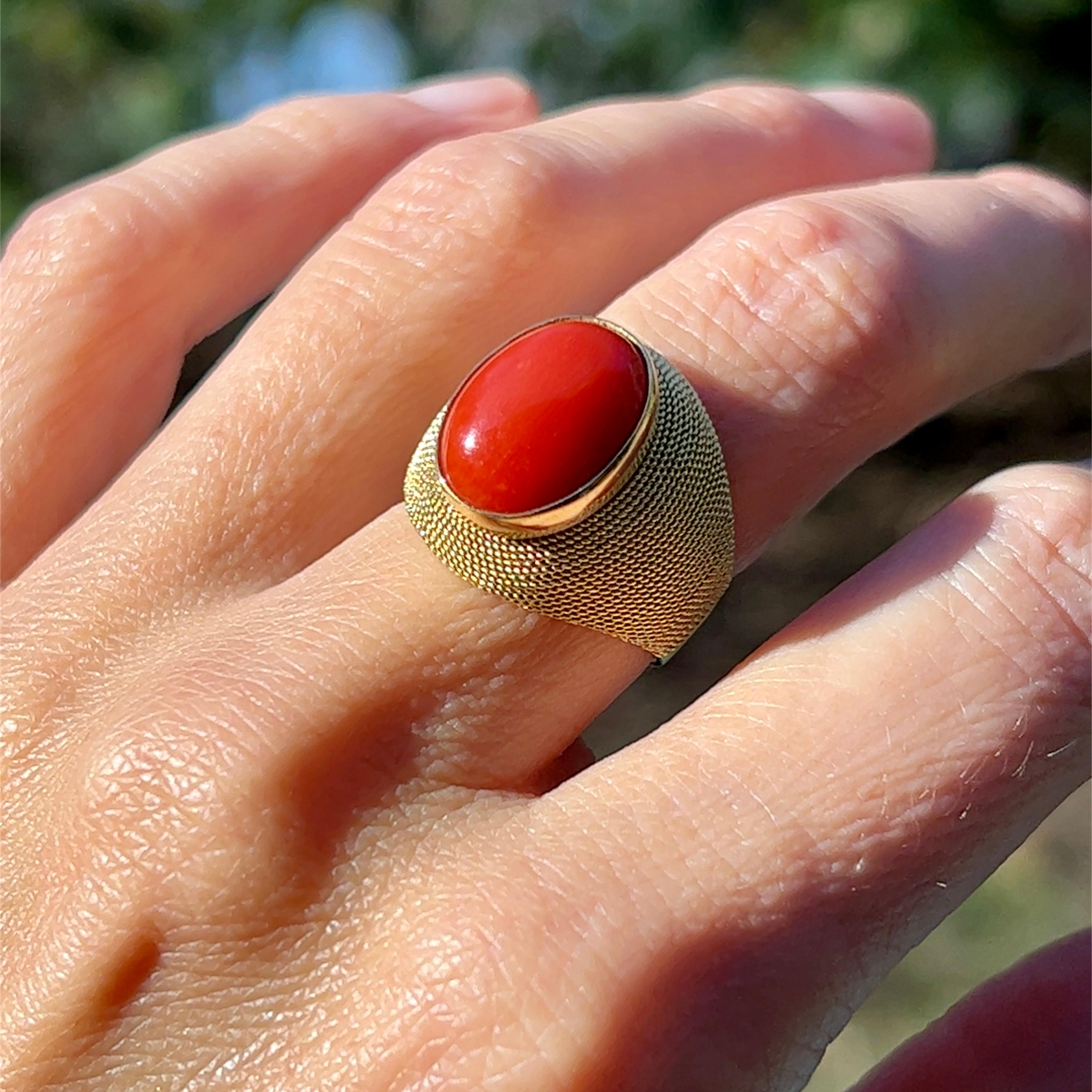 Oval Cabochon Coral Rope Ring in 18K Yellow Gold 3