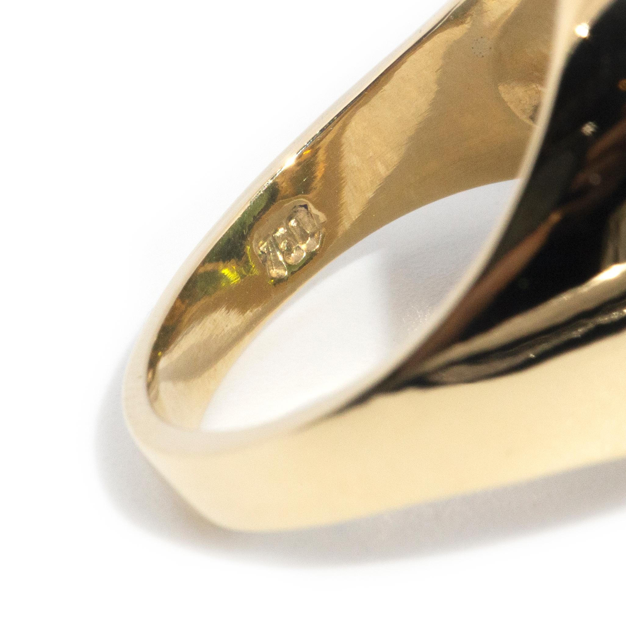 Anello di fidanzamento ovale con tormalina verde taglio cabochon contemporaneo in oro 18 carati in vendita 3