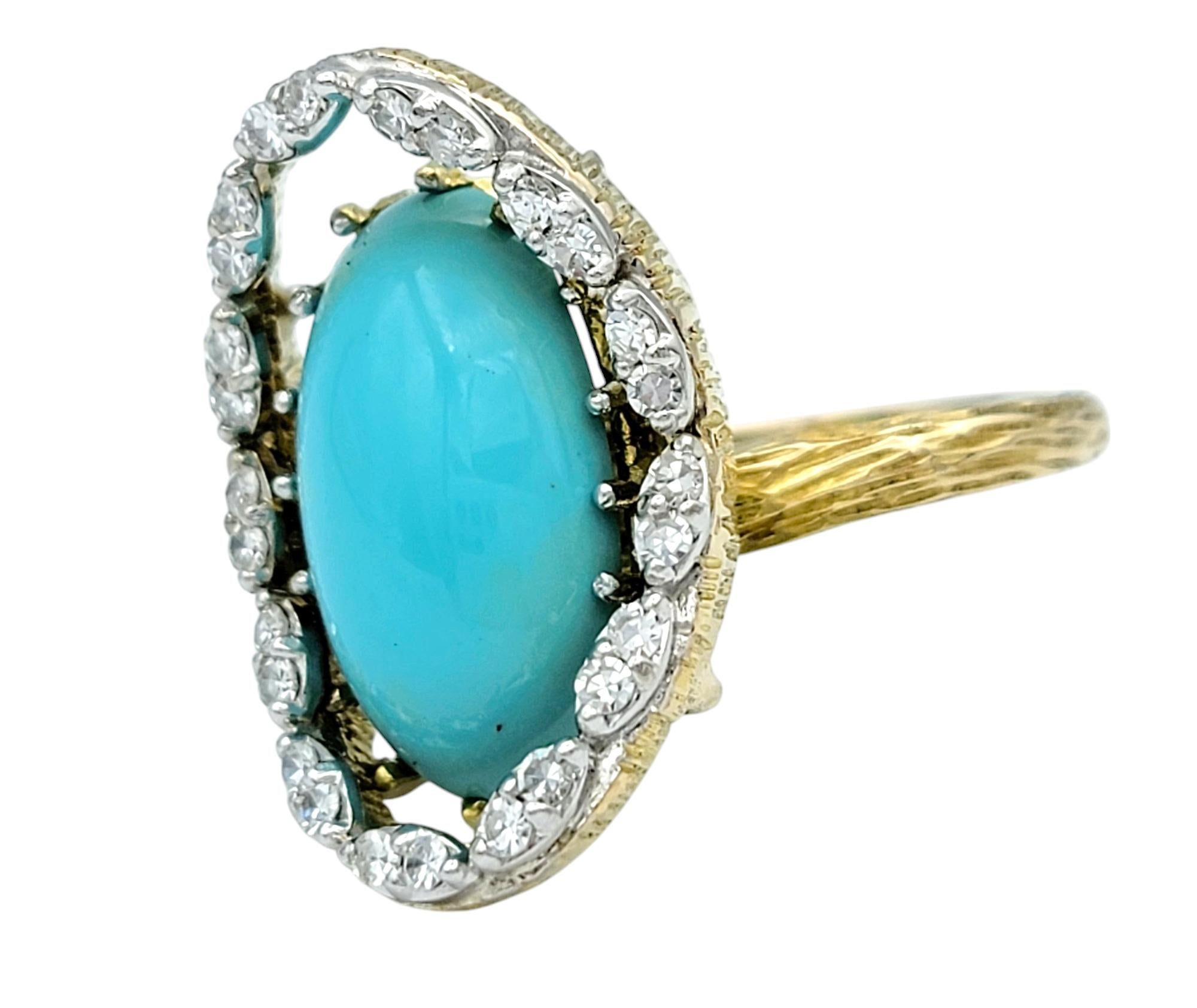 Contemporaneo Anello cocktail con turchese ovale tagliato a cabochon e diamante a raggiera in oro 18 carati in vendita