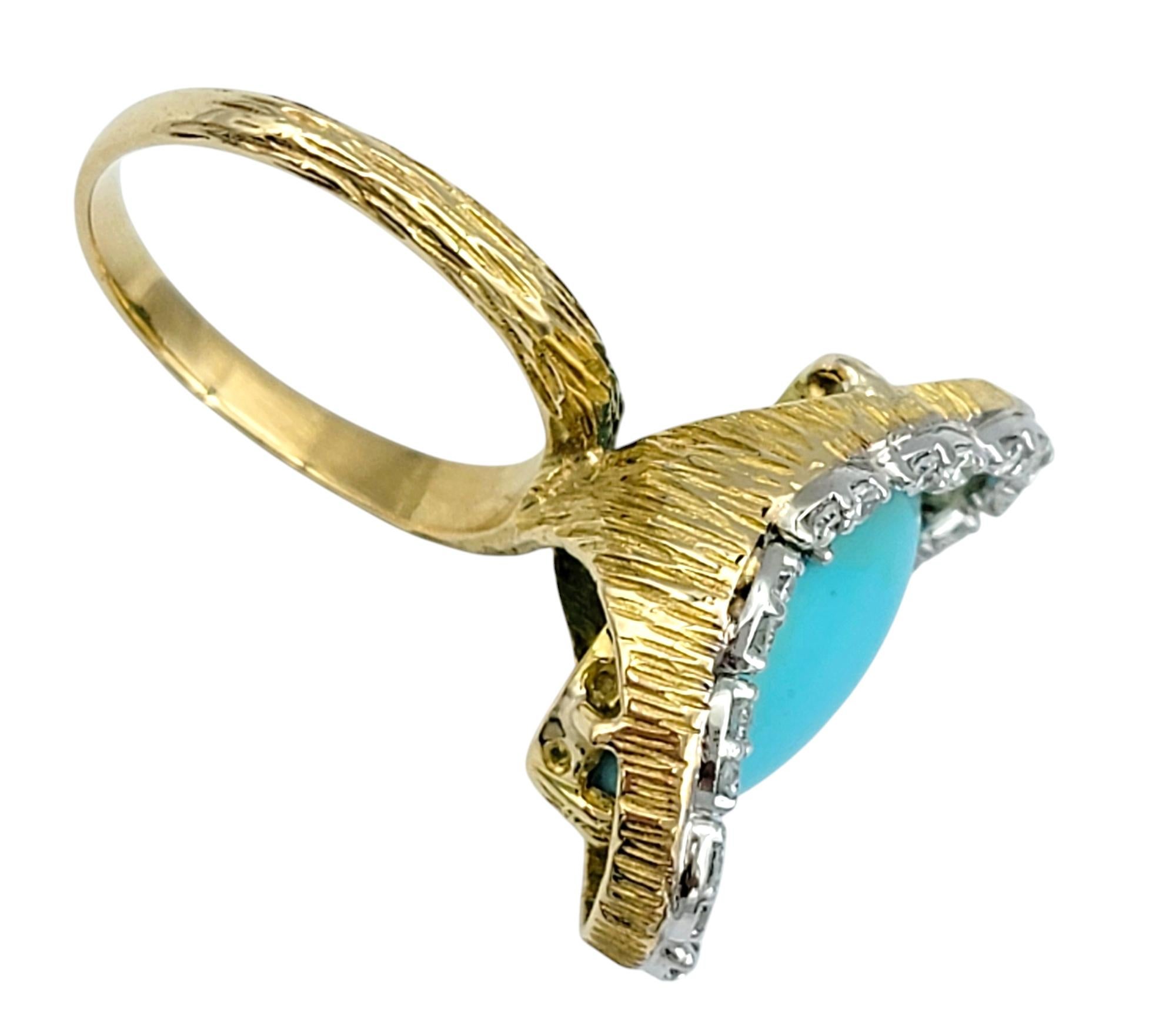 Anello cocktail con turchese ovale tagliato a cabochon e diamante a raggiera in oro 18 carati In condizioni buone in vendita a Scottsdale, AZ