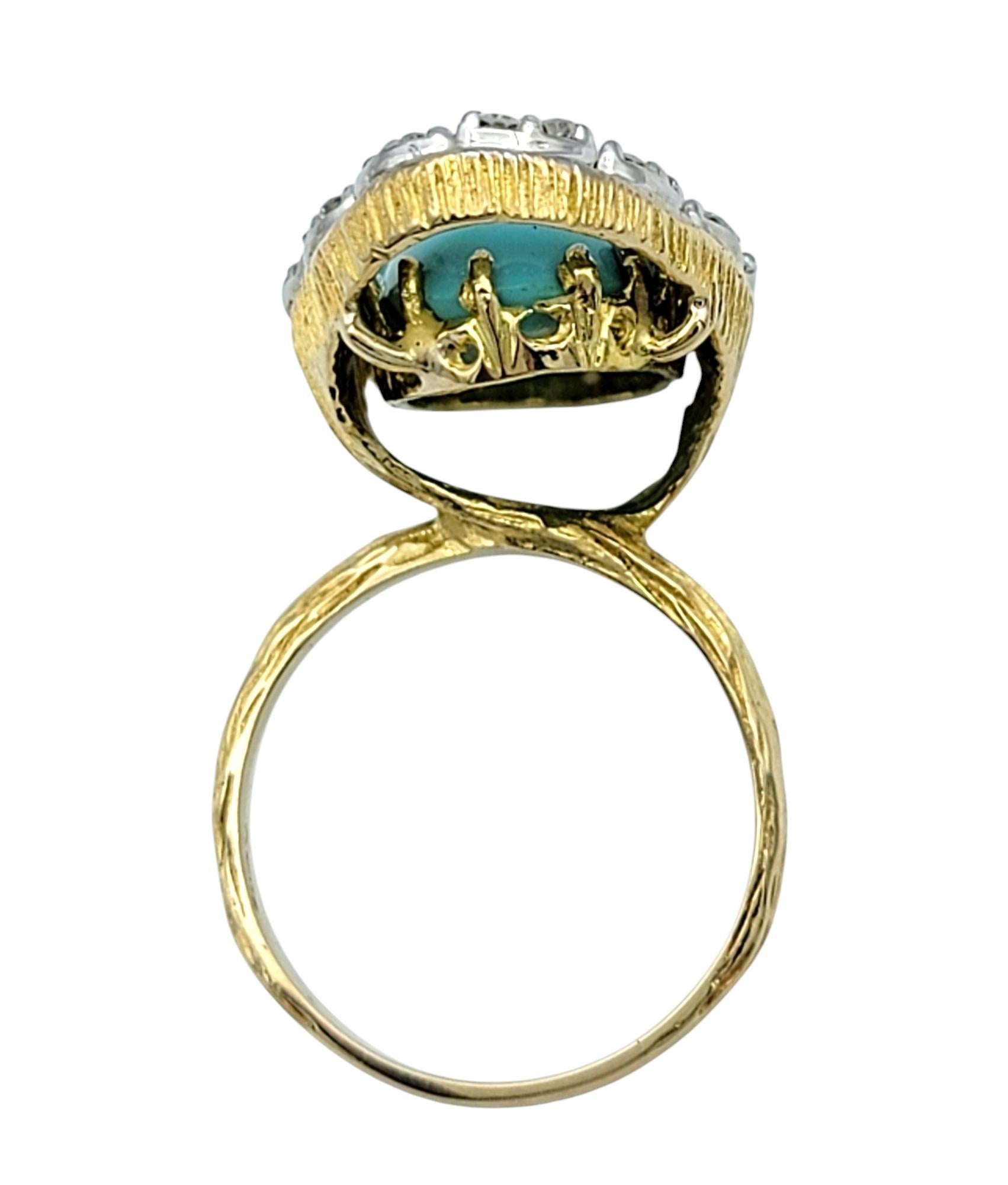 Anello cocktail con turchese ovale tagliato a cabochon e diamante a raggiera in oro 18 carati in vendita 1