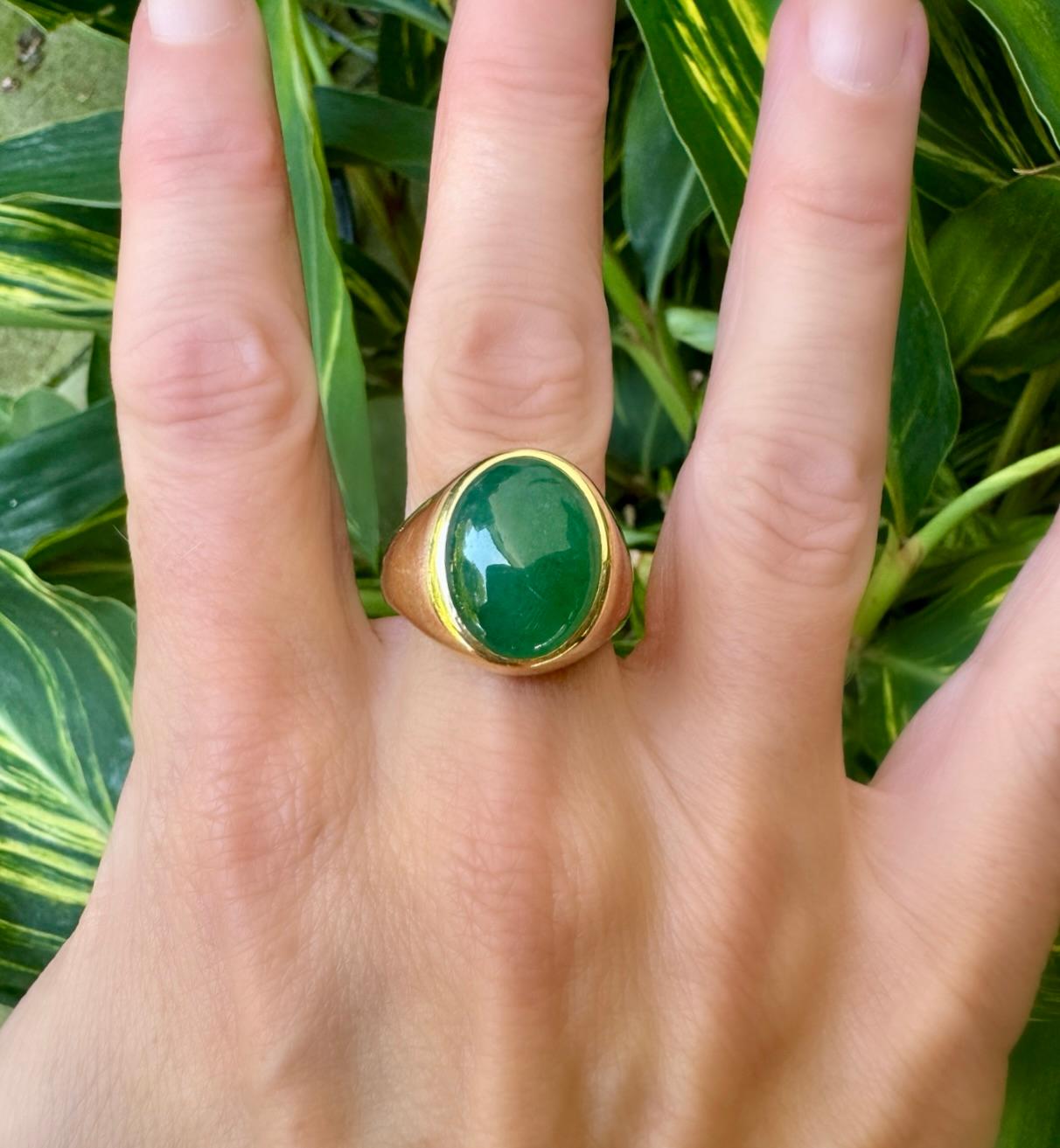 Ovaler Cabochon-Ring aus 14 Karat Gelbgold mit Smaragd und Smaragd für Damen oder Herren