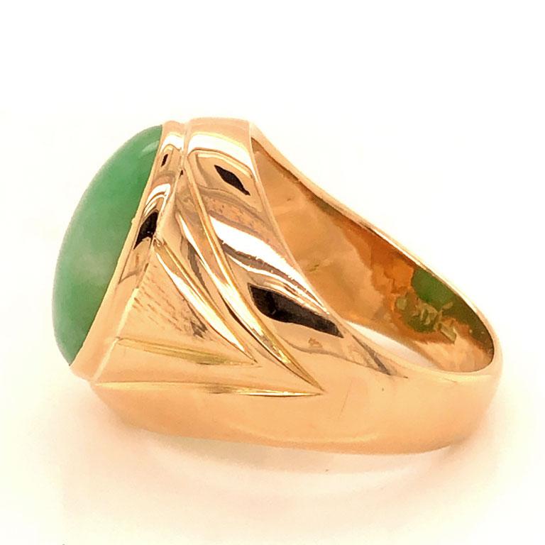 Oval Cabochon Green Jade Mens Pinky Ring, 14k Yellow Gold In Good Condition In Honolulu, HI