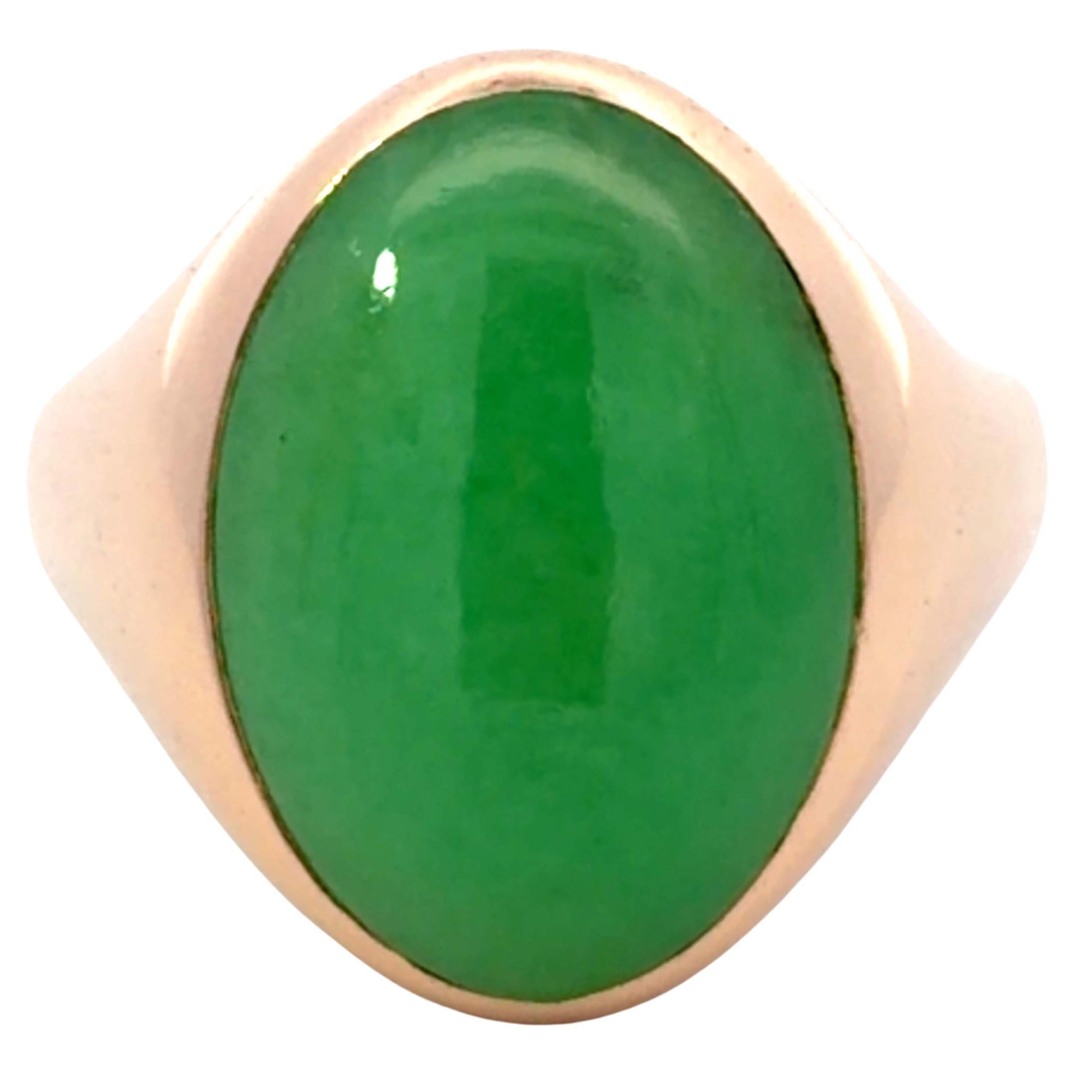 Oval Cabochon Green Jade Ring 14K Yellow Gold Size 12.5 en venta