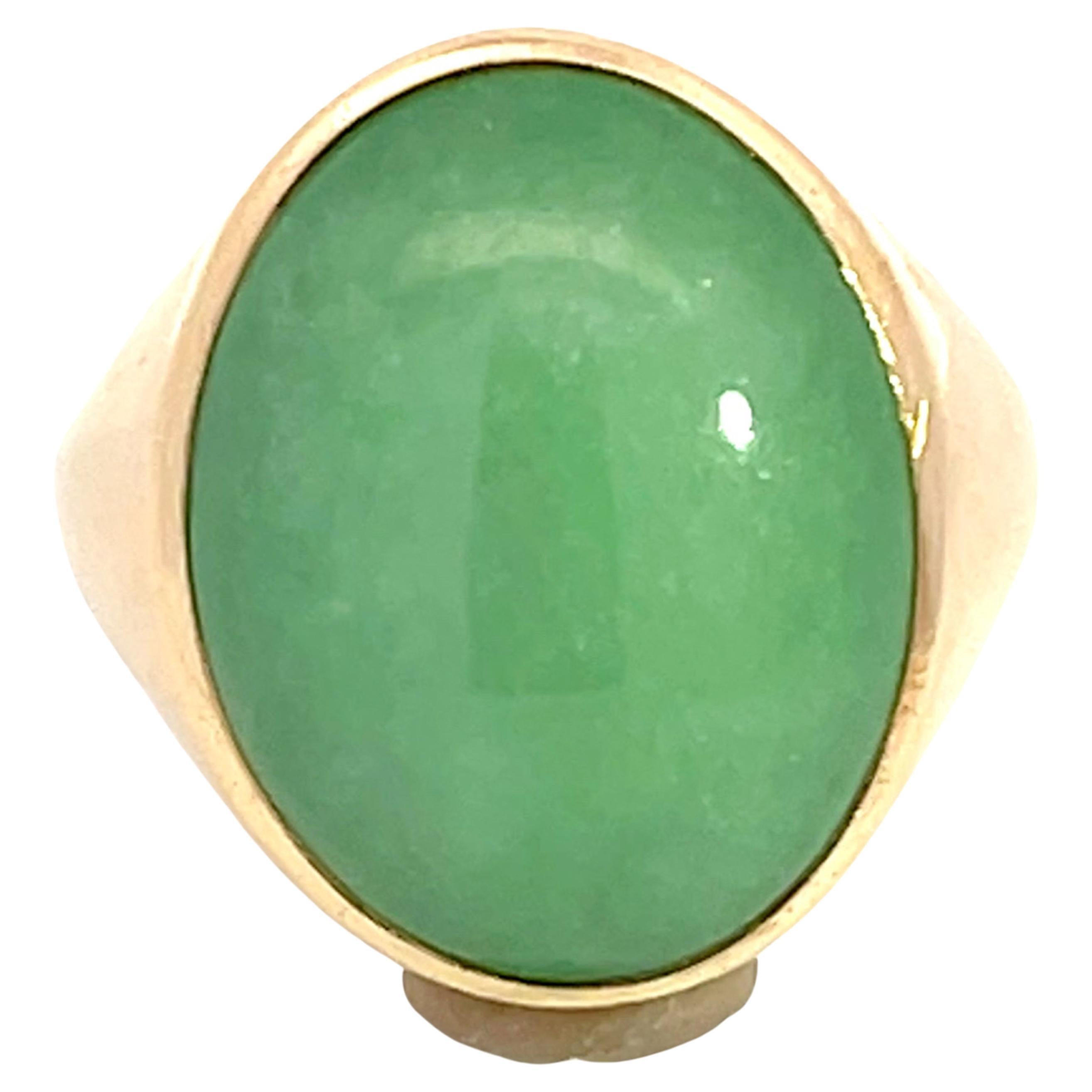 Oval Cabochon Green Jade Ring in 14k Yellow Gold For Sale