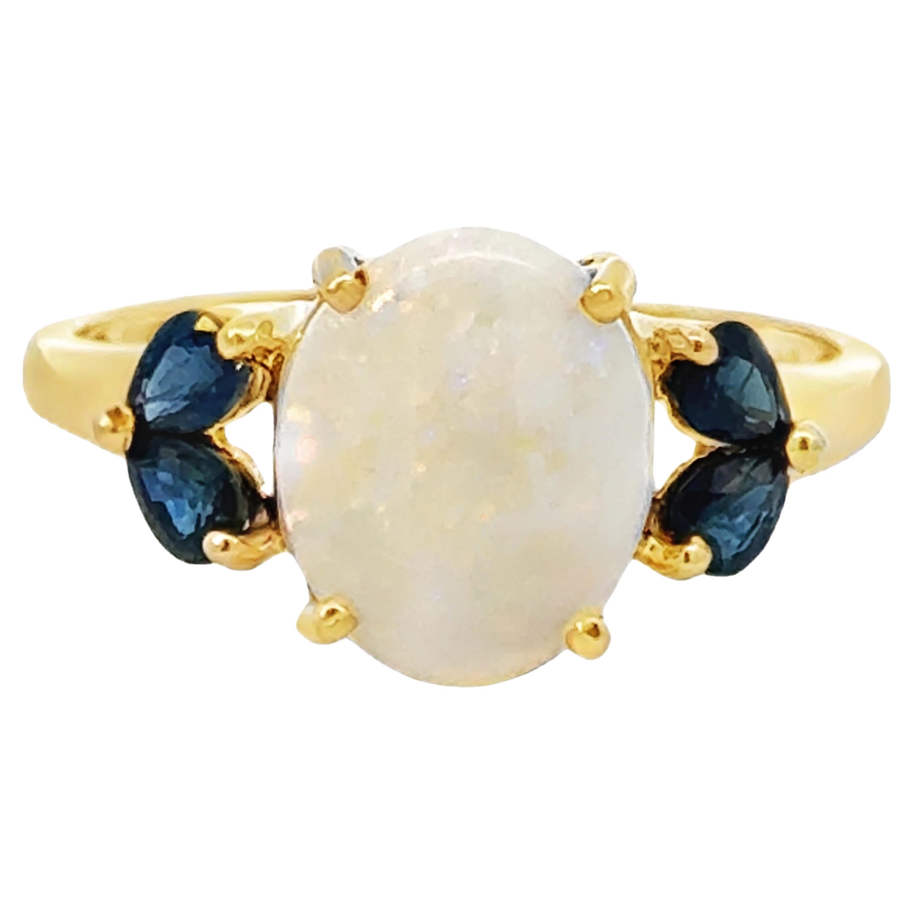 Anillo Cabujón Ovalado de Ópalo y Zafiros en Forma de Pera Oro Amarillo 14k