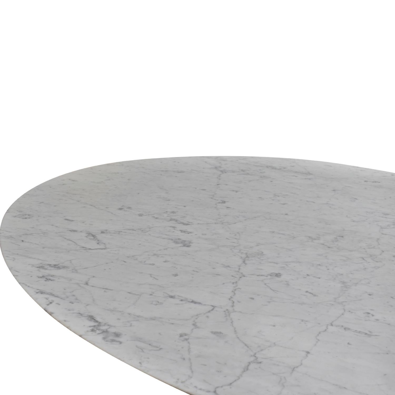 Mid-Century Modern Oval Carrara Marble Dining Table by Eero Saarinen for Knoll