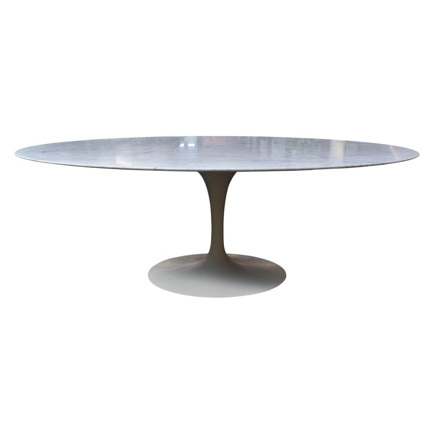 Oval Carrara Marble Dining Table by Eero Saarinen for Knoll In Good Condition In Pijnacker, Zuid-Holland