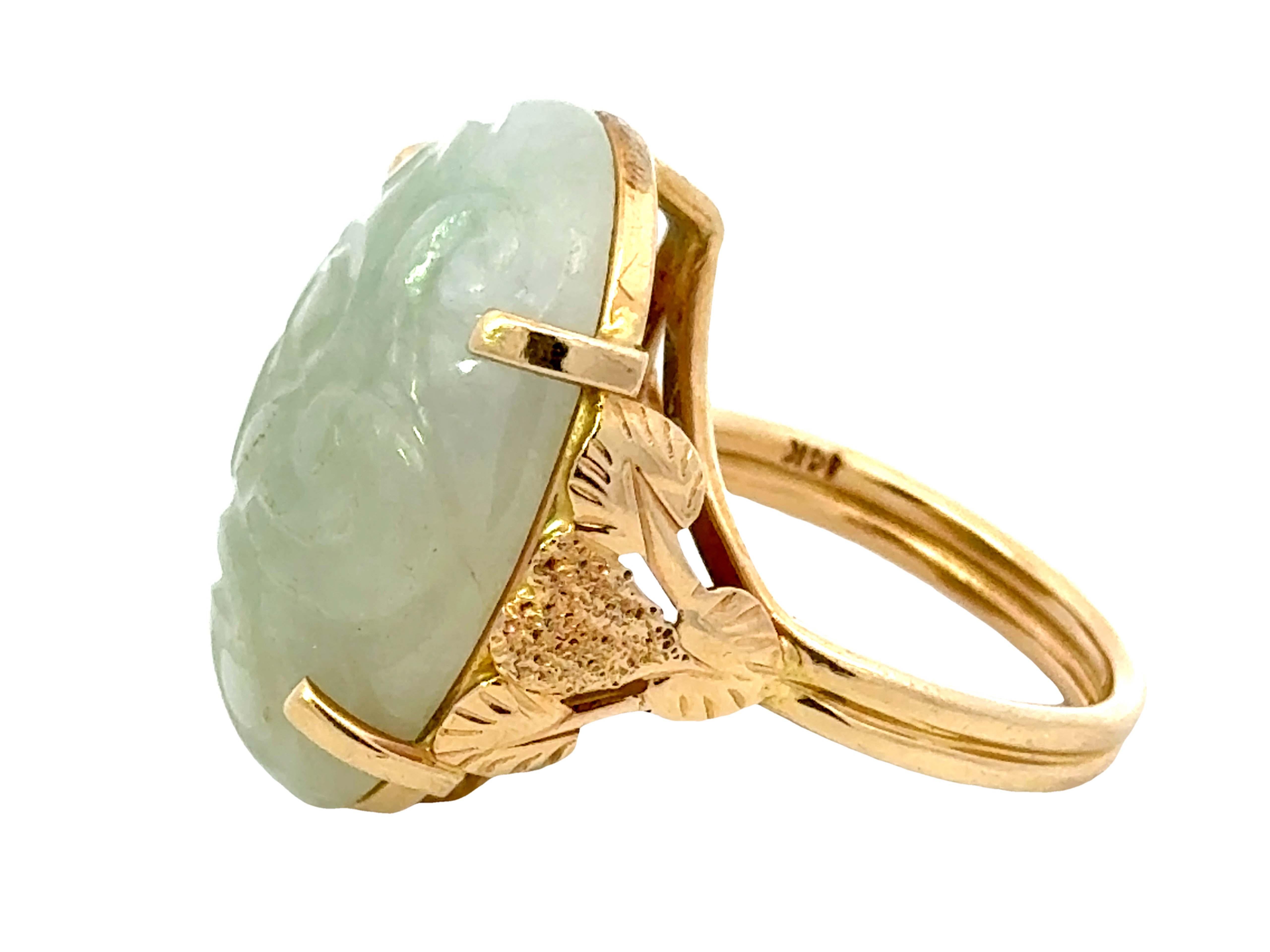 Women's Oval Carved Nephrite Jade Ring 14K Yellow Gold For Sale