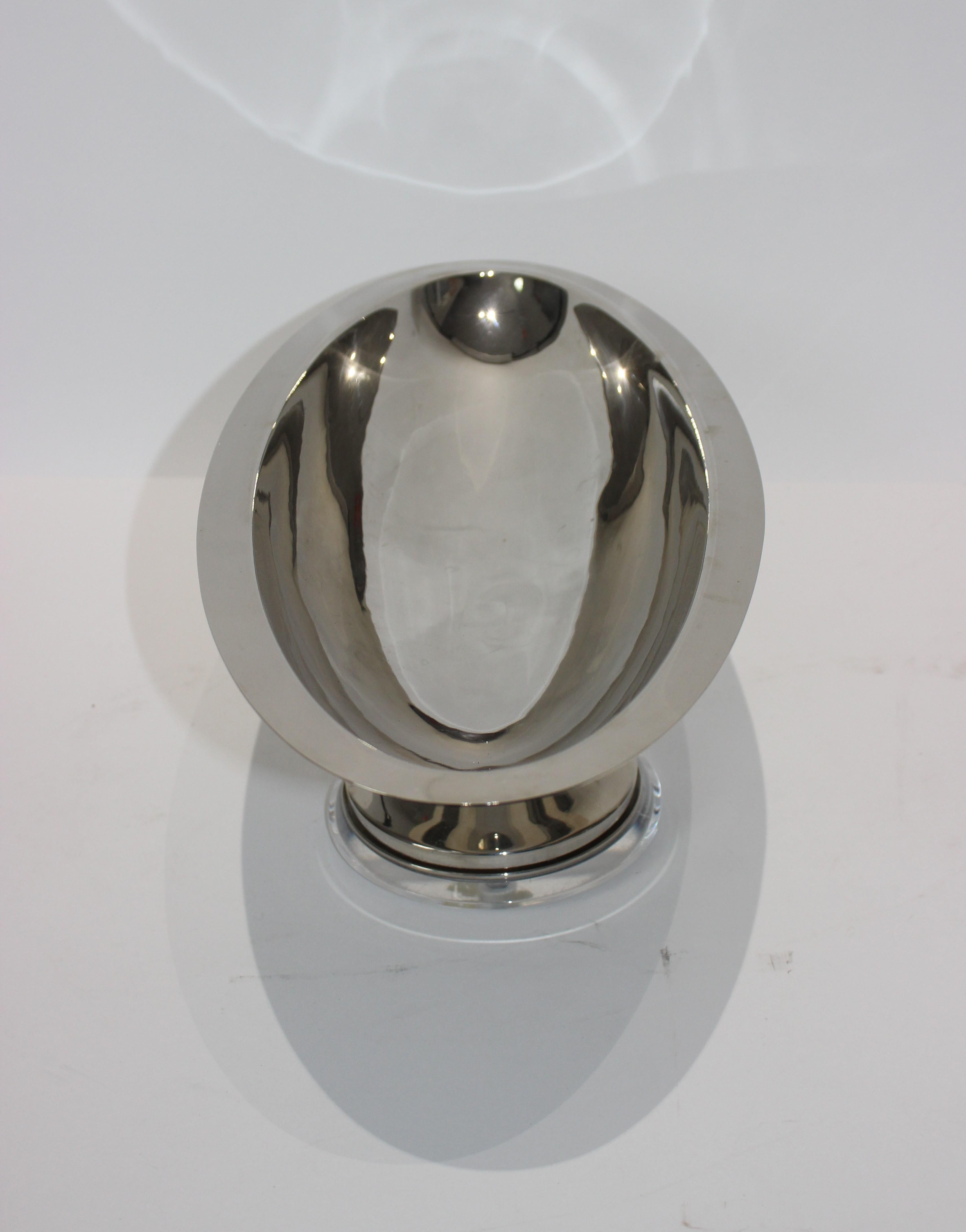 Late 20th Century Oval Centerpiece Bowl Chrome and Lucite