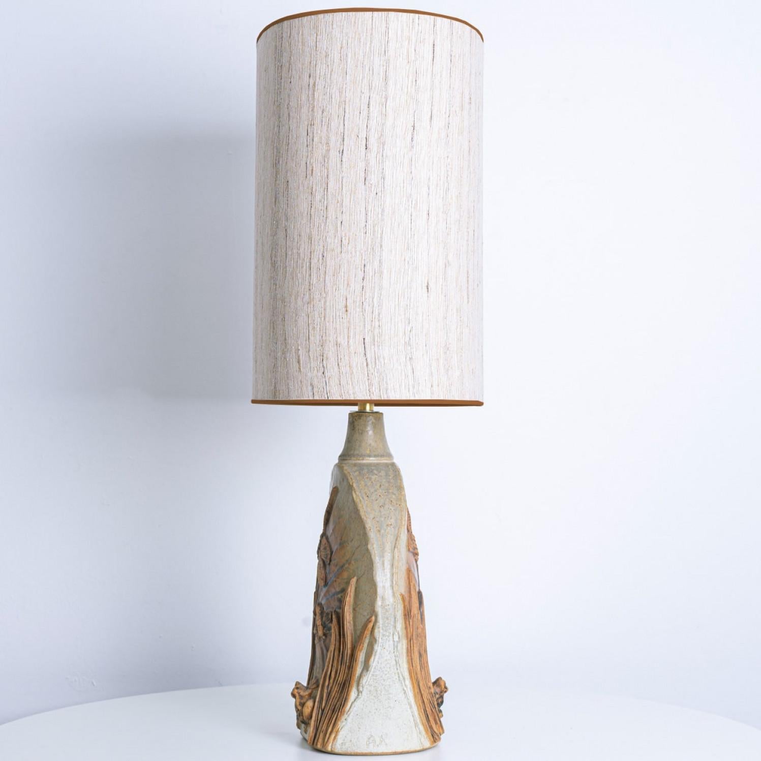 Anglais Oval Ceramic B. Rooke Table Lamp, New Beige Lampshade by R. Houben, 1970 en vente
