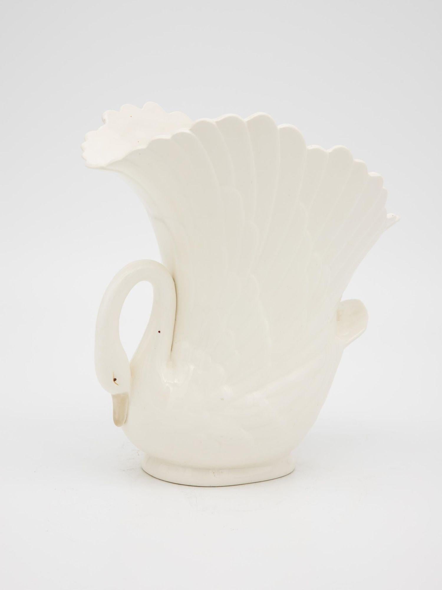 Oval Ceramic Bisque Swan Vase, USA Late 20th C. In Good Condition For Sale In South Salem, NY