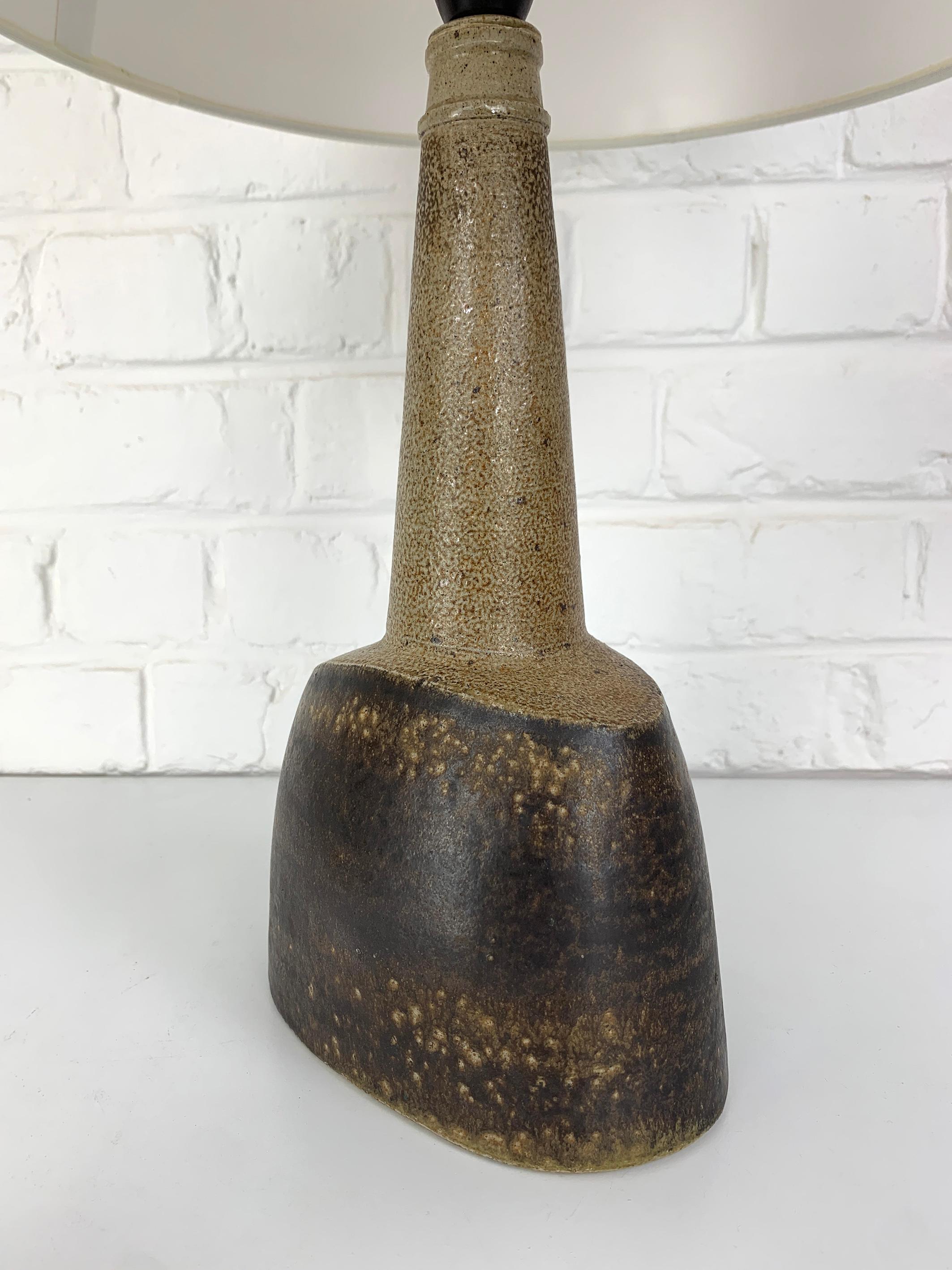 Ovale Keramik-Tischleuchte, Organisches Steingut, Nils Kähler für HAK, Dänemark 1970 im Angebot 3