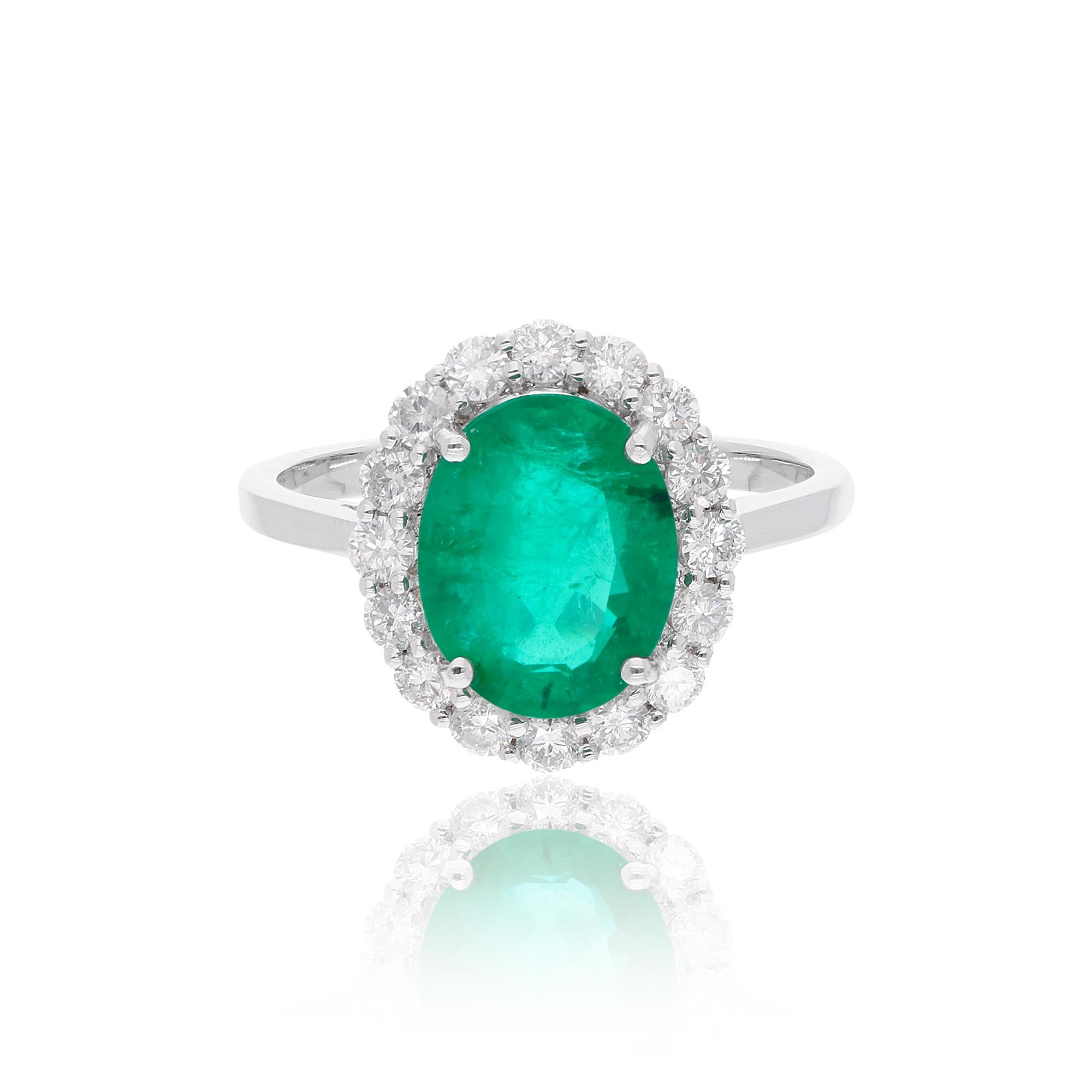 in vendita:  Anello di fidanzamento con diamante ovale certificato con smeraldo SI/H Halo in oro bianco 18 carati 4