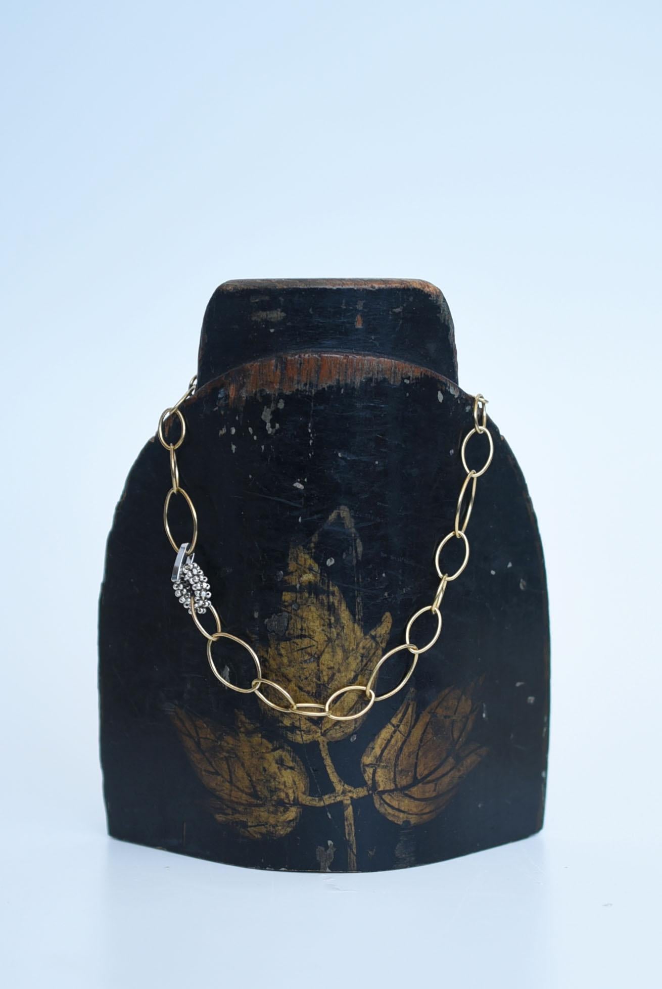 oval chain short necklece  / vintage jewelry , 1970's vintage parts For Sale 2