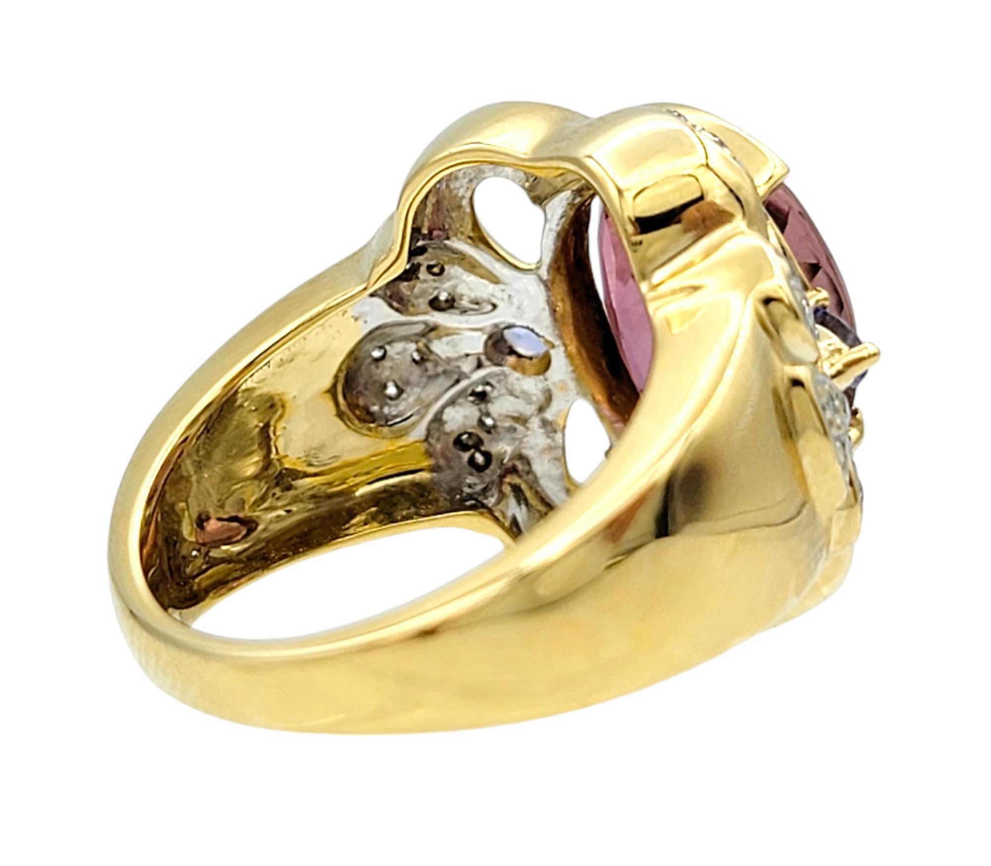 Taille ovale Bague ovale en or 18 carats avec tourmaline rose, tanzanite et diamant en vente