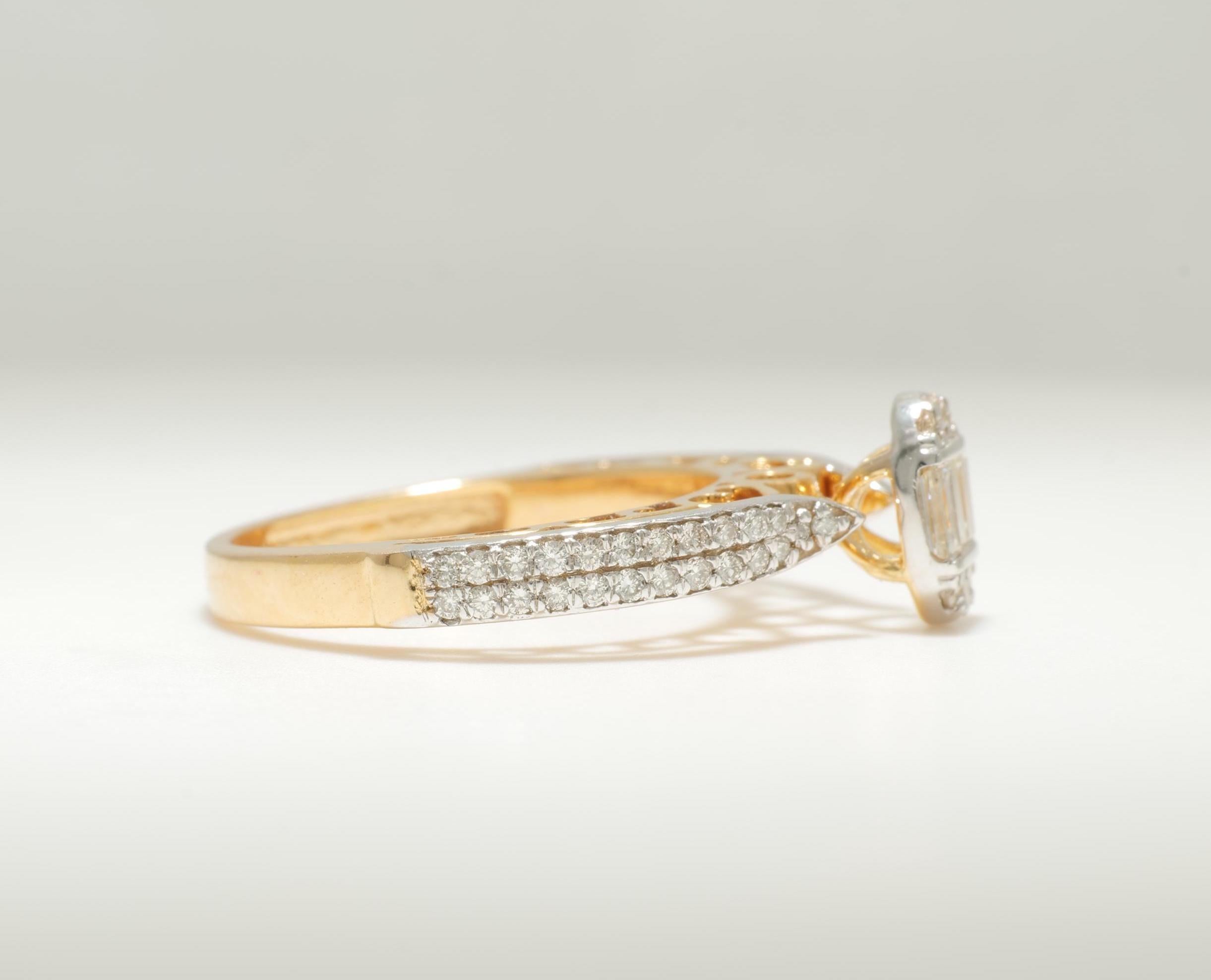 Donna Anello con diamanti ovali e baguette in oro massiccio 14k (certificato) in vendita