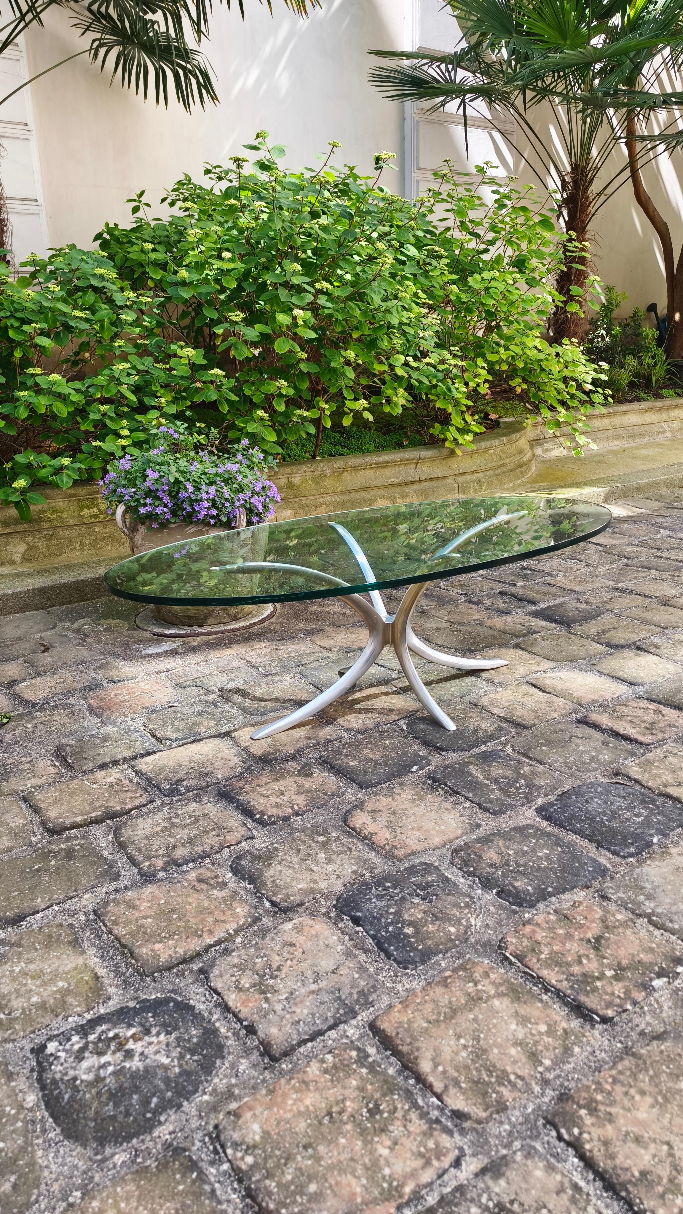 Oval coffee table from the 1960s that can be attributed to Michel Mangematin In Fair Condition For Sale In Paris, FR