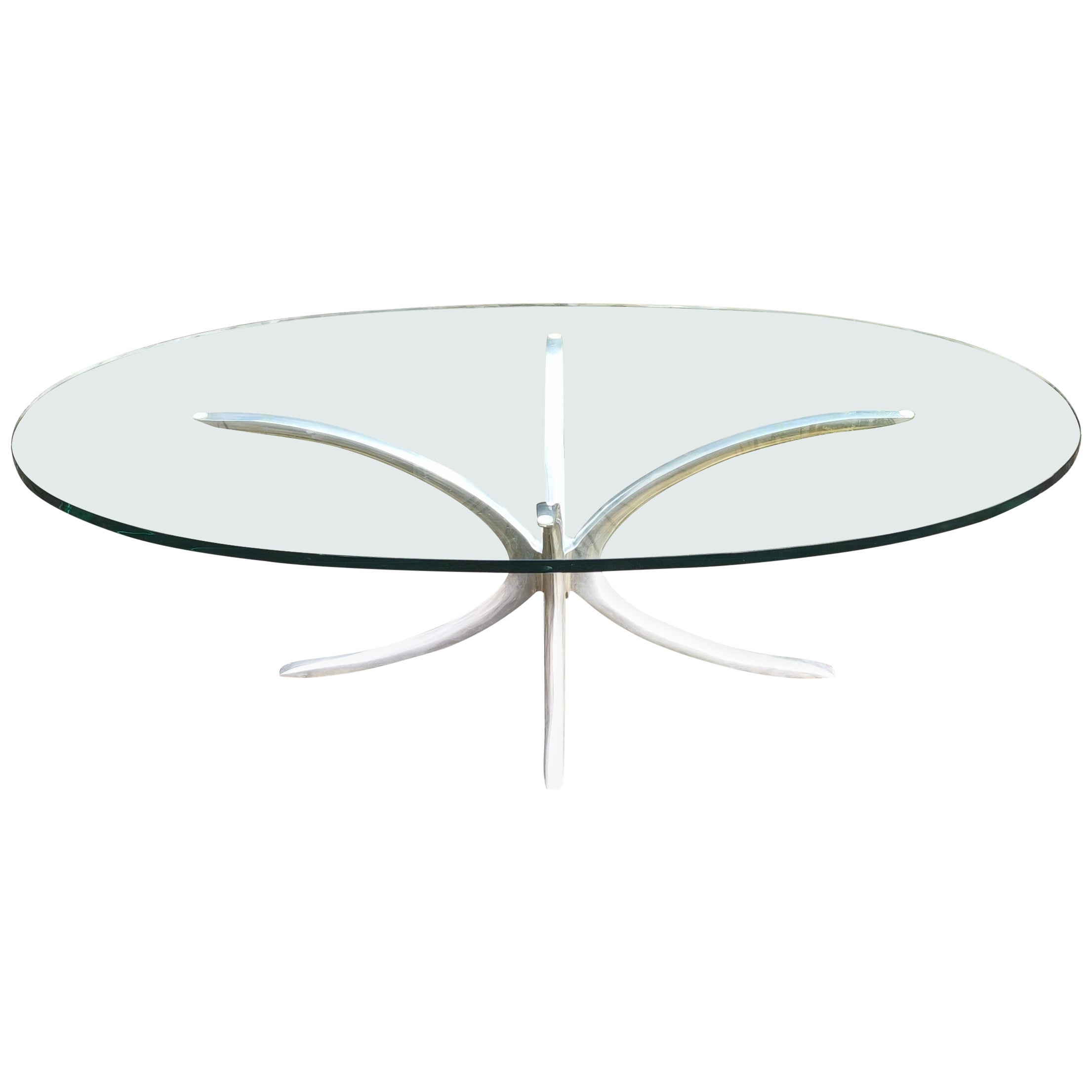 Oval coffee table from the 1960s that can be attributed to Michel Mangematin For Sale