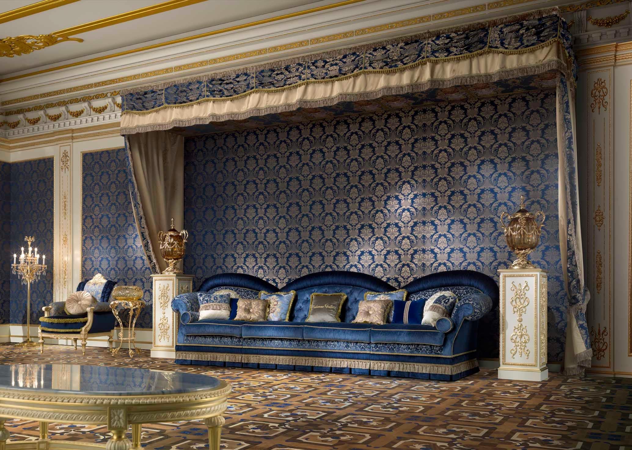 Ovaler Couchtisch mit Azul-Marmorplatte und luxuriösem Blattgold von Modenese (Empire) im Angebot