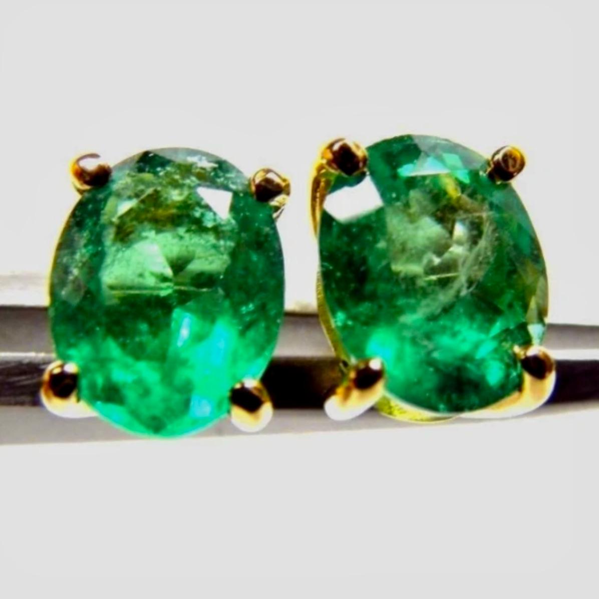 oval emerald earrings