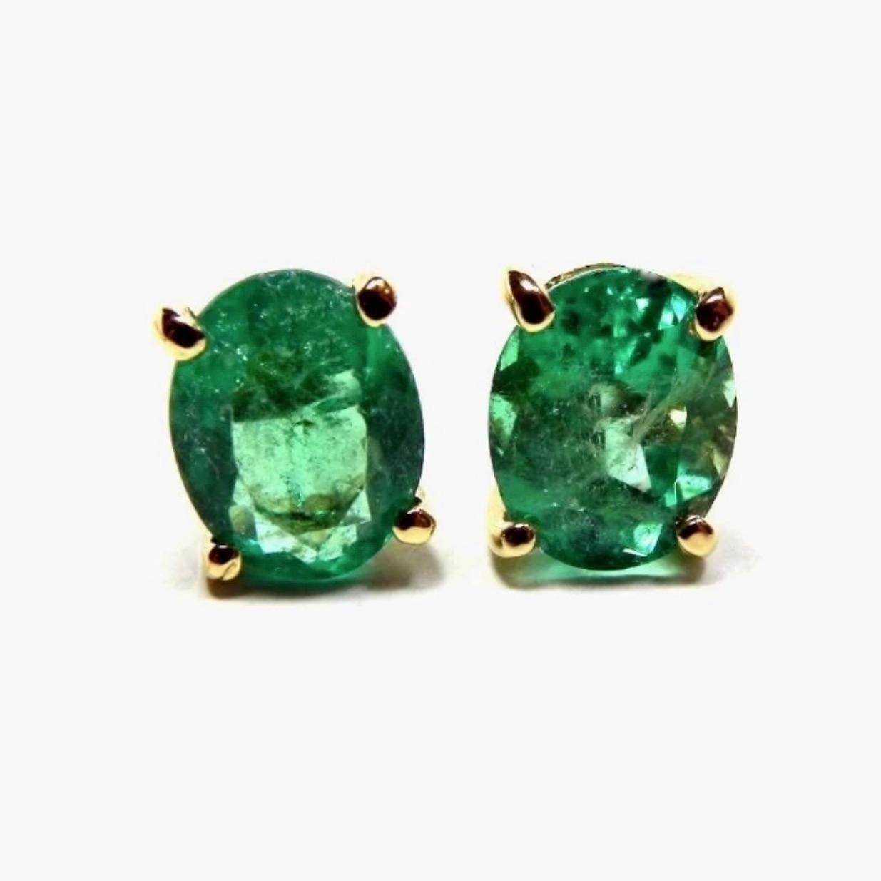 Women's or Men's Oval 1.50 Carat Colombian Emerald Stud Earrings 18K For Sale