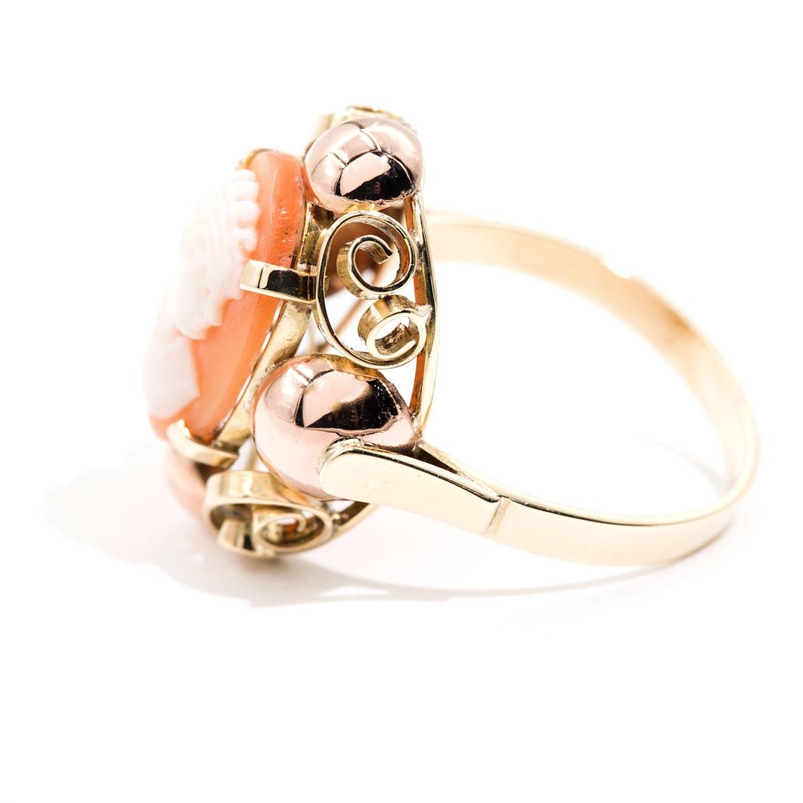 Oval Conch Shell Cameo 14 Carat Rose and Yellow Gold Vintage Ring 6