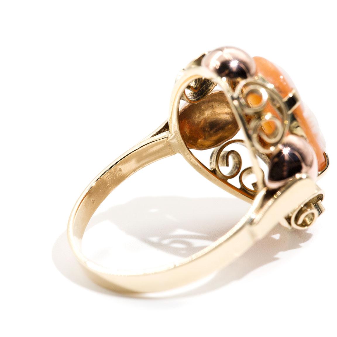 Oval Conch Shell Cameo 14 Carat Rose and Yellow Gold Vintage Ring 8