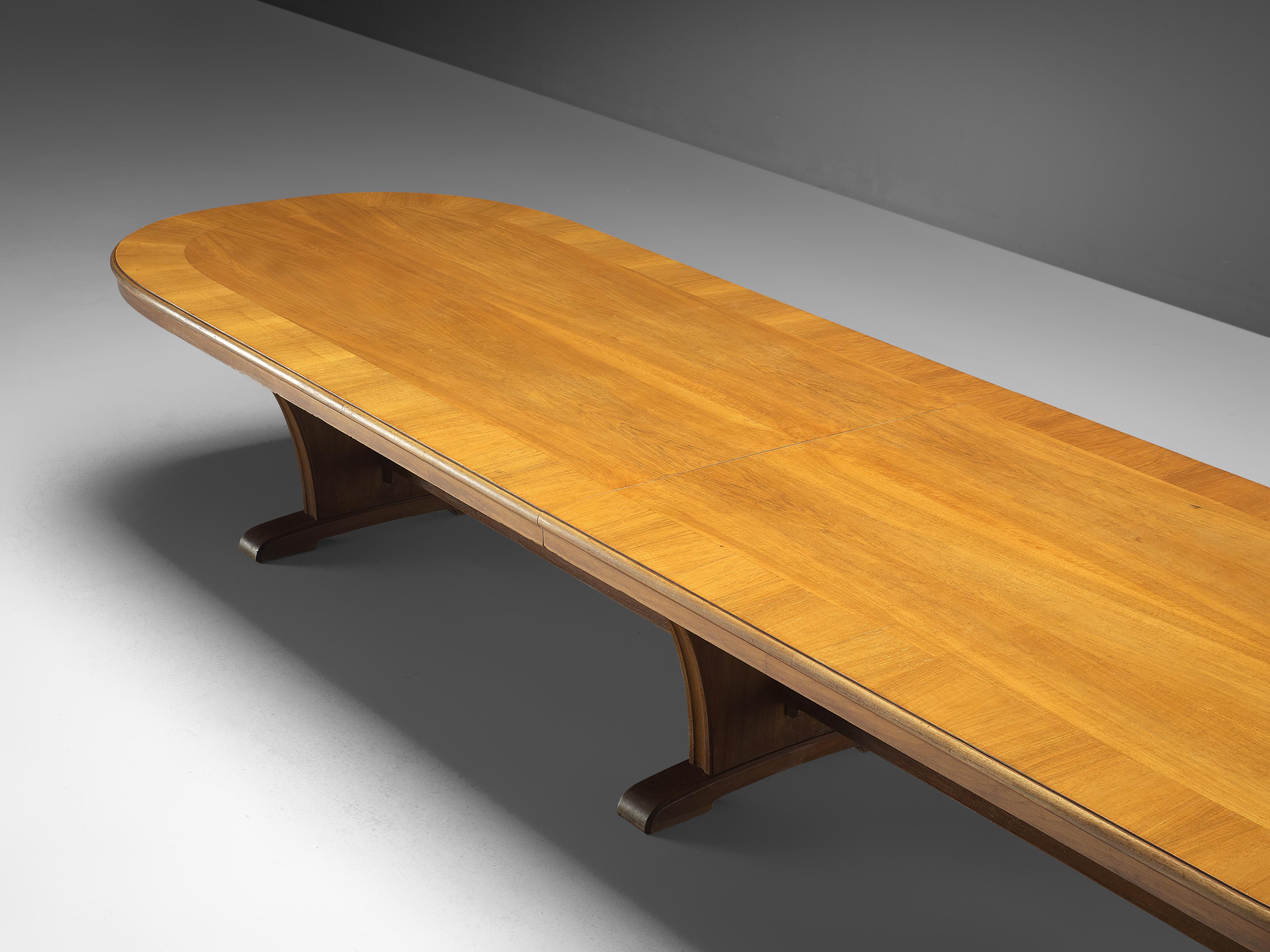 Oval Conference Table with Veneerd Walnut In Good Condition In Waalwijk, NL