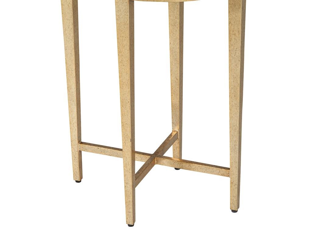Américain Table à boire contemporaine ovale en or en vente