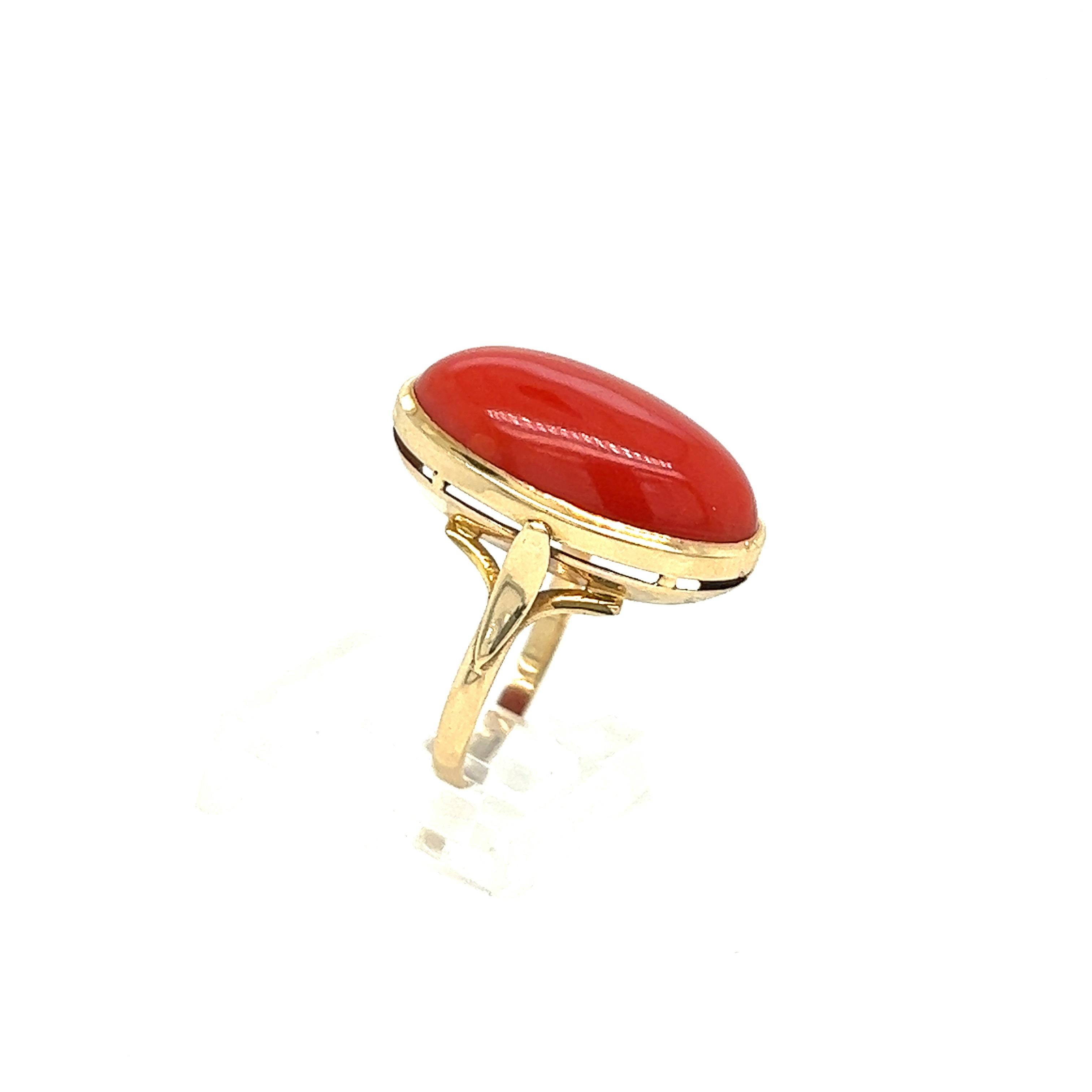 Oval coral gold ring

Cabochon coral (11 x 21 mm), 14 karat yellow gold

Size: 6.25 US
Total weight: 5.6 grams
