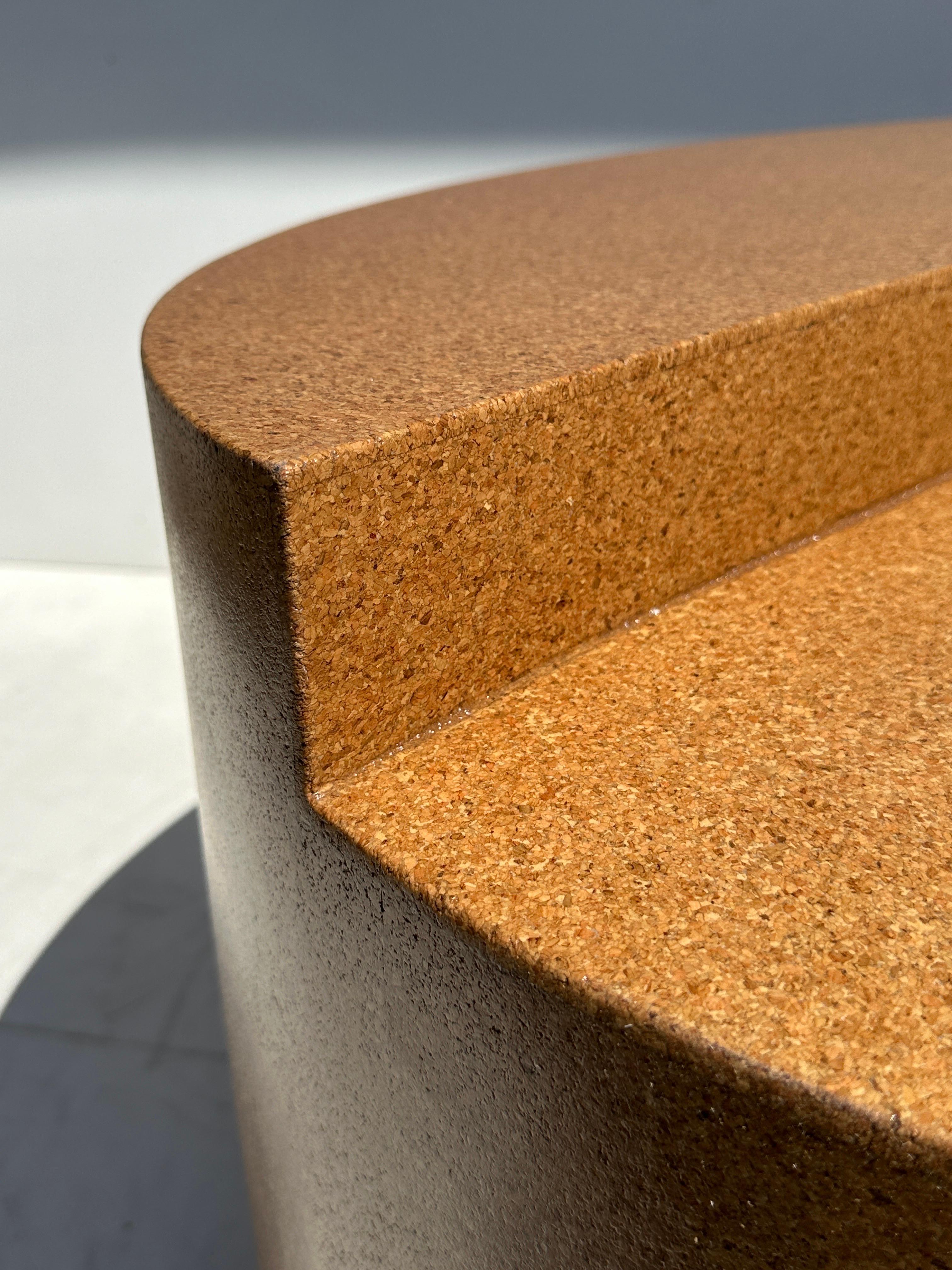 Table basse ovale en liège avec refroidisseur de boissons en vente 9