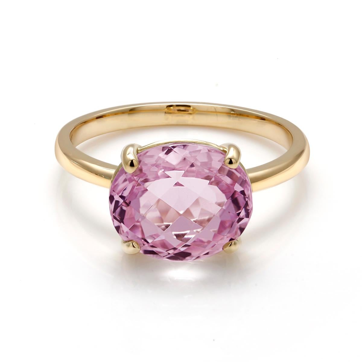 Cushion Kunzite Set in 18 Karat Yellow Gold Fashion Ring 1