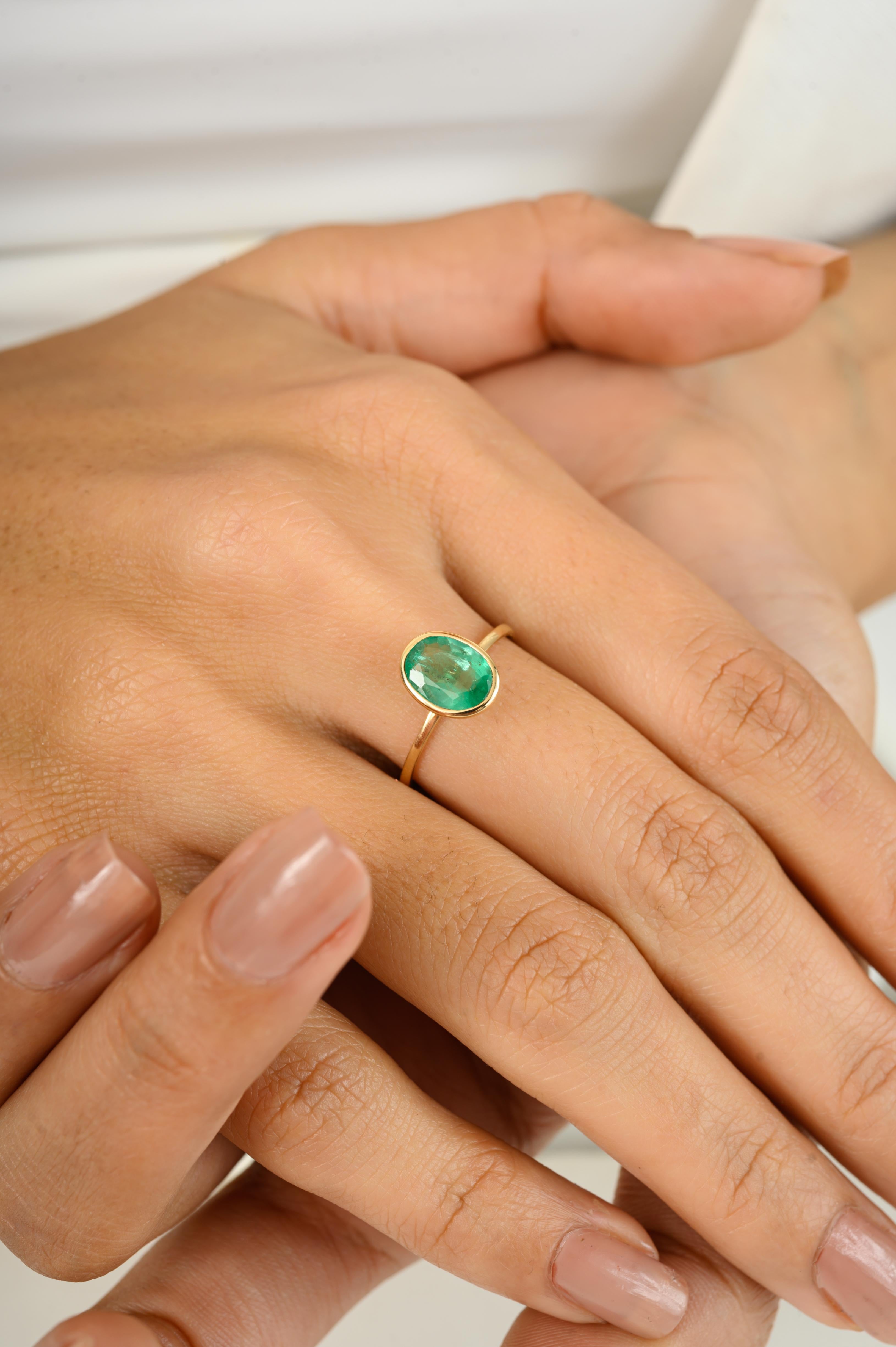 For Sale:  Oval Cut 1 CTW Natural Zambian Emerald Solitaire Unisex Ring in 14K Yellow Gold 2