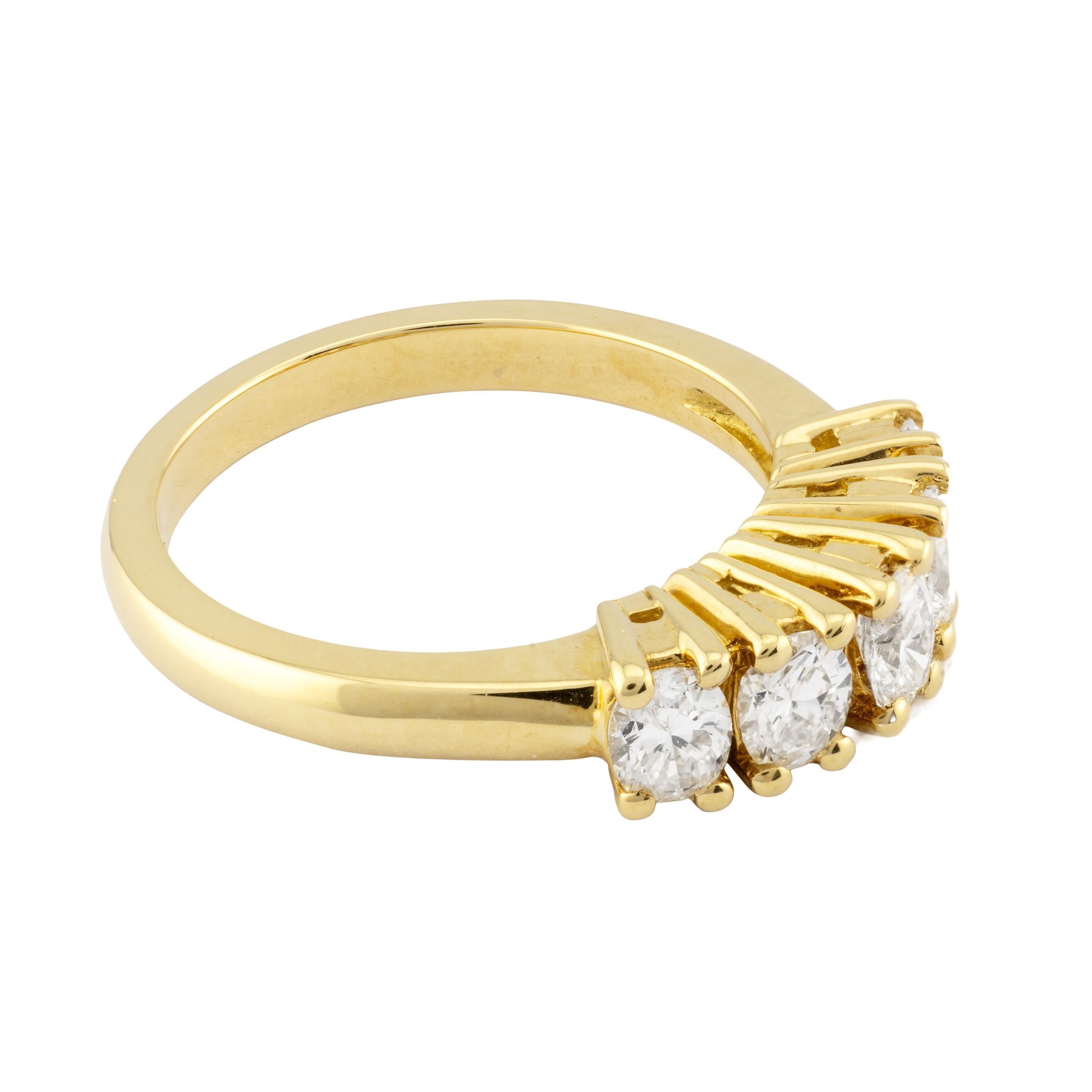 Oval Cut 1.00ctw Five Stone Diamond Band Ring in 18K Yellow Gold In Good Condition In Boston, MA