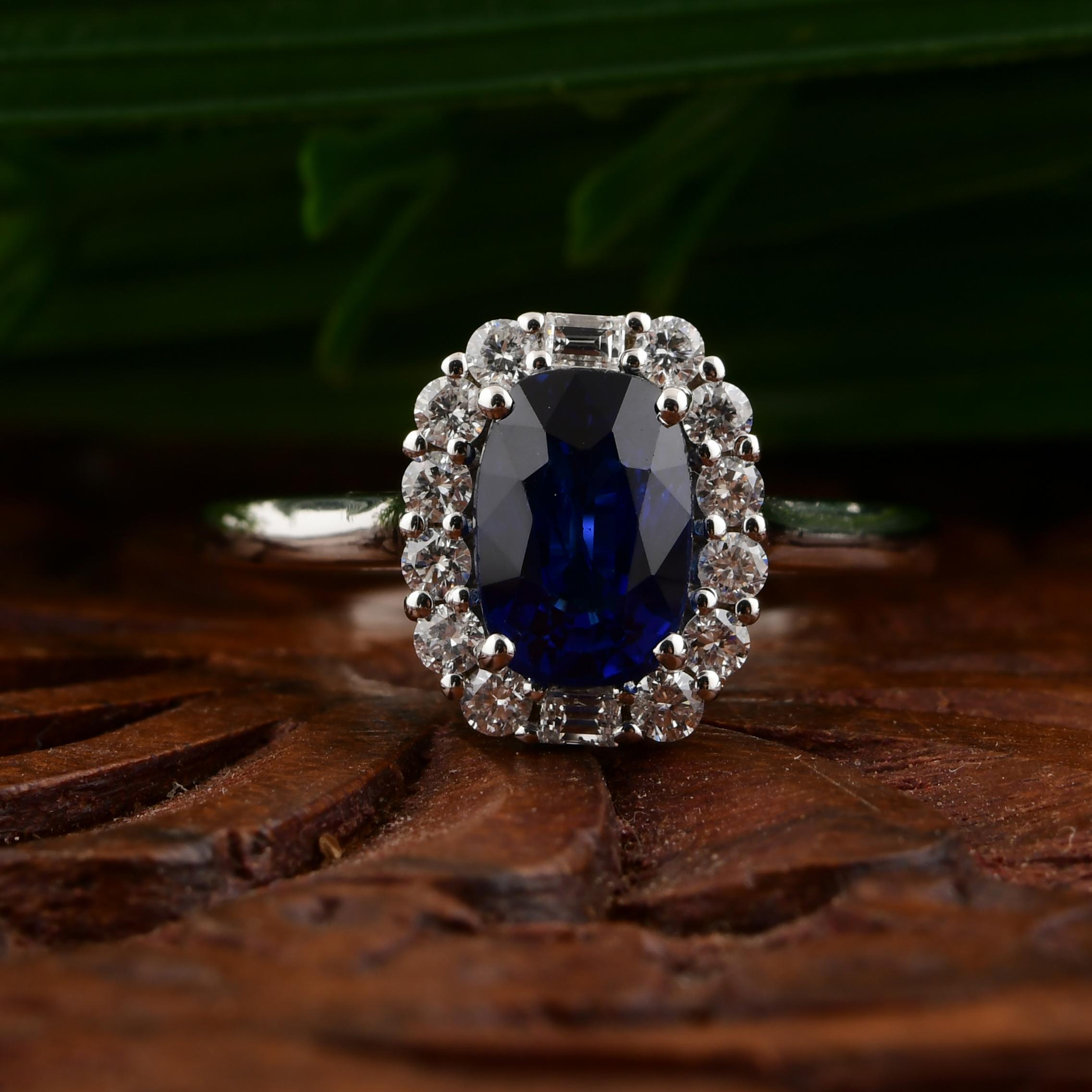 Im Angebot: Oval Cut 1,93TCW Blauer Saphir Halo Diamant Jahrestag Cocktail Ring 18k Gold () 5