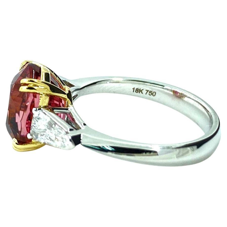 Contemporary Oval Cut 3.93Ct Pink Tourmaline Diamond Three-Stone Ring in 18 Karat Gold