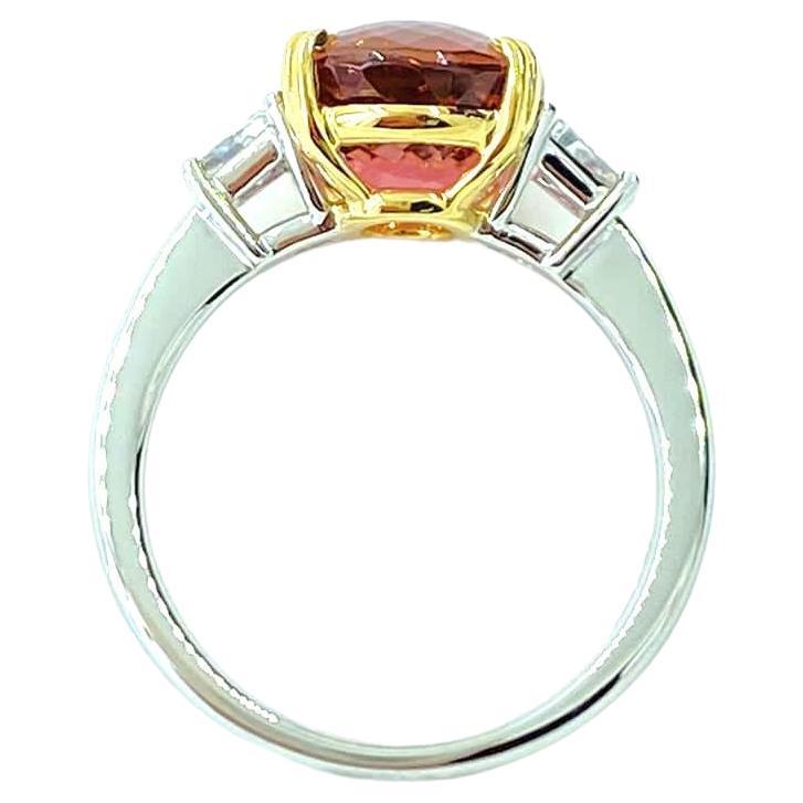 Oval Cut 4.29 Carat Pink Tourmaline Diamond Three-Stone Ring in 18 Karat Gold In New Condition For Sale In Hong Kong, HK