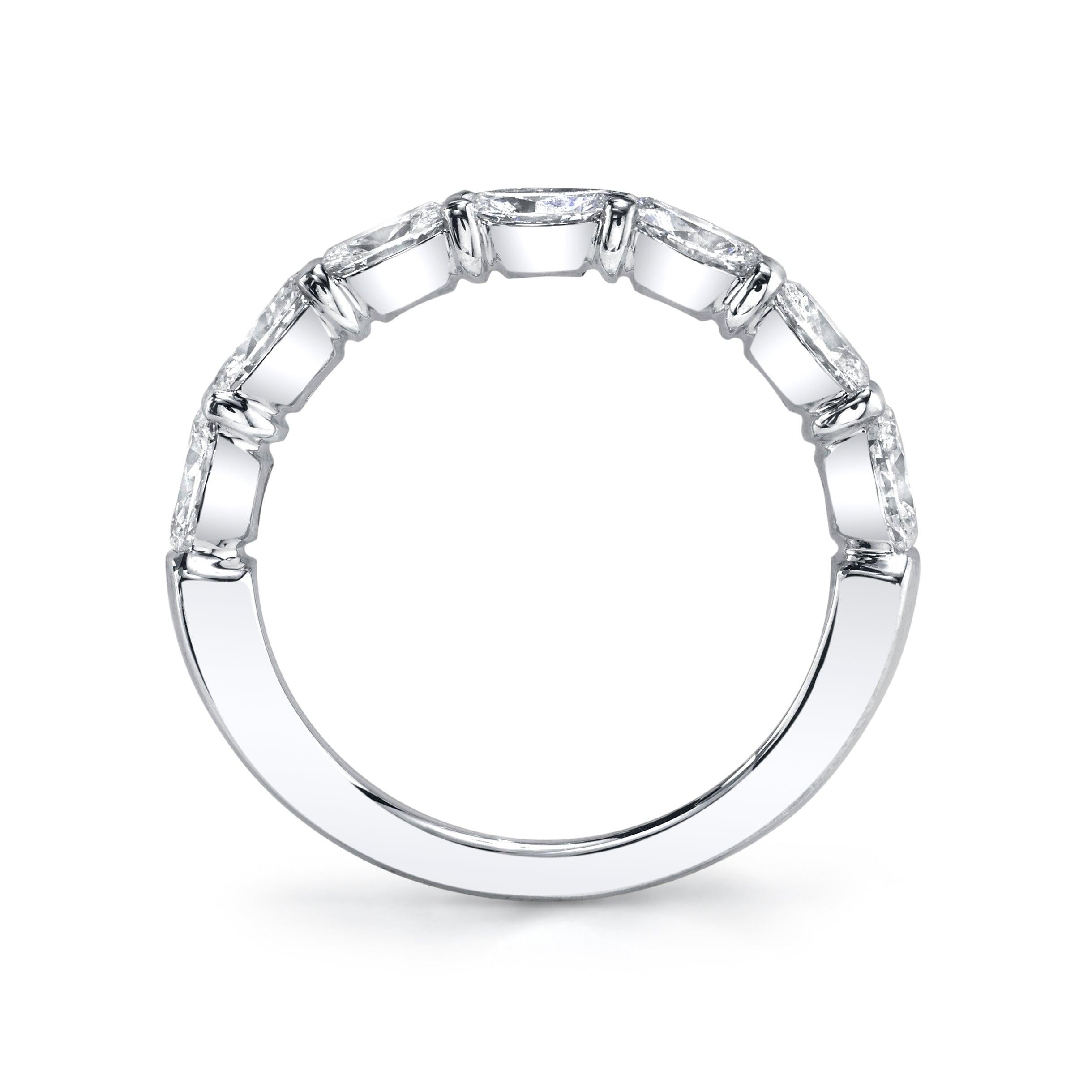 Ovaler Schliff 5-Stein Horizontal gefasste Diamant Platin Jahrestag Band (Ovalschliff)
