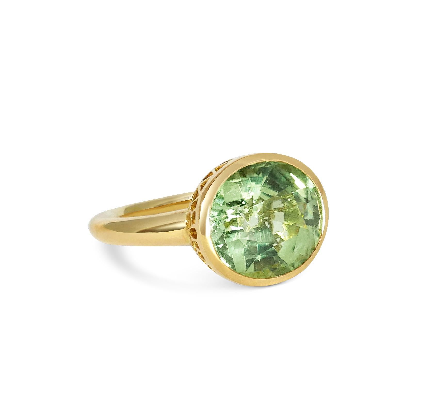 Contemporary Oval Cut 9.75 Carat Green Tourmaline 18 Karat Yellow Gold Cocktail Ring